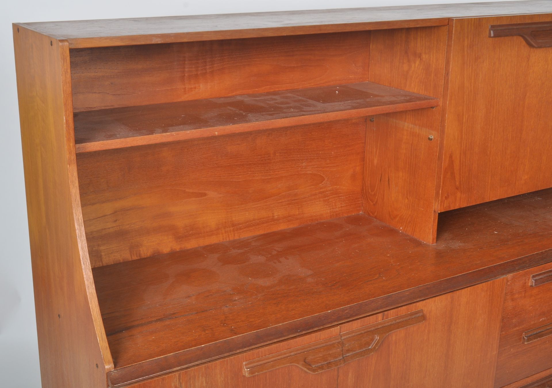 BEAUTILITY - 1970s TEAK HIGHBOARD / SIDEBOARD - Bild 3 aus 8