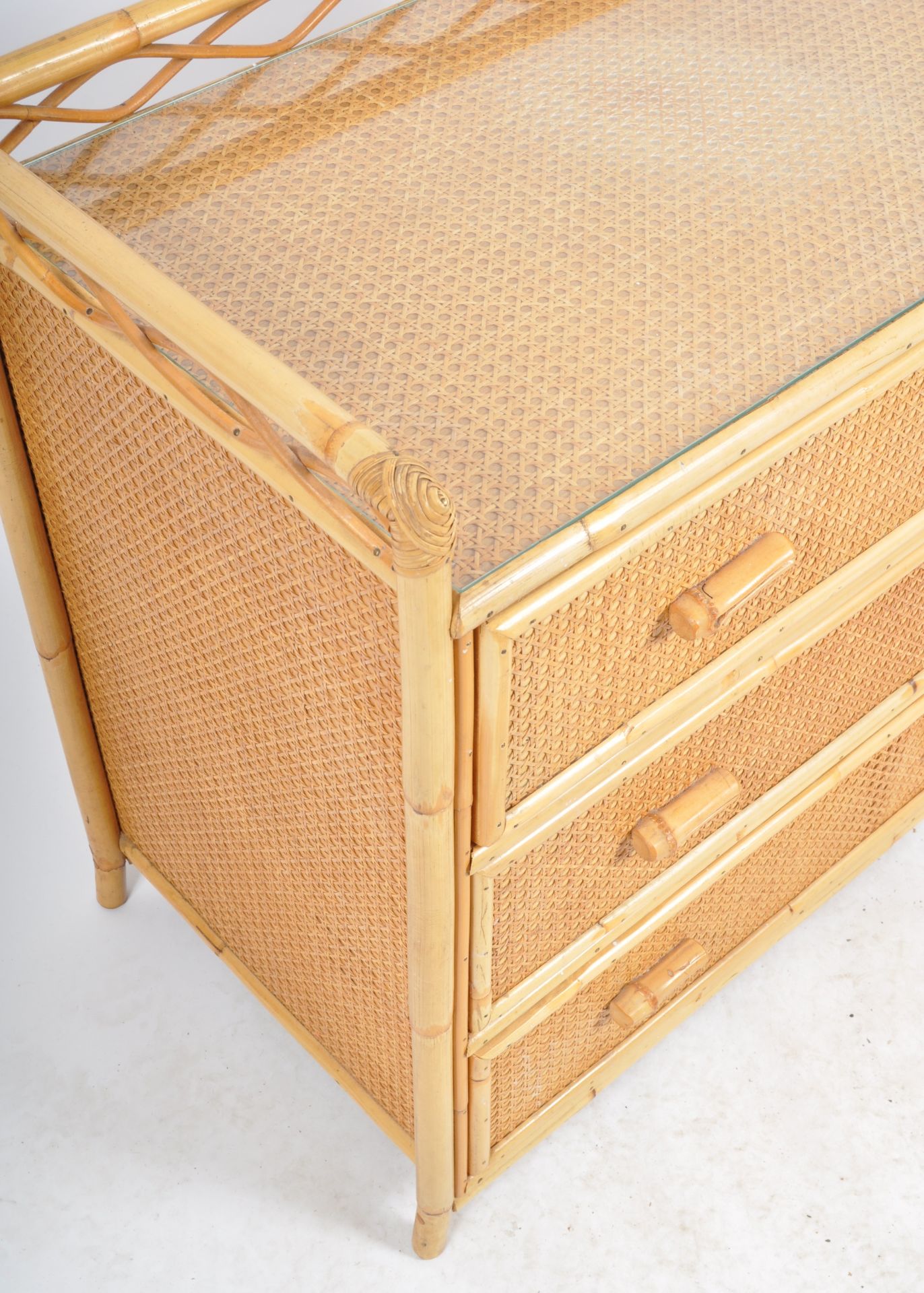 1970s BAMBOO AND RATTAN CHEST OF DRAWERS - Bild 9 aus 12