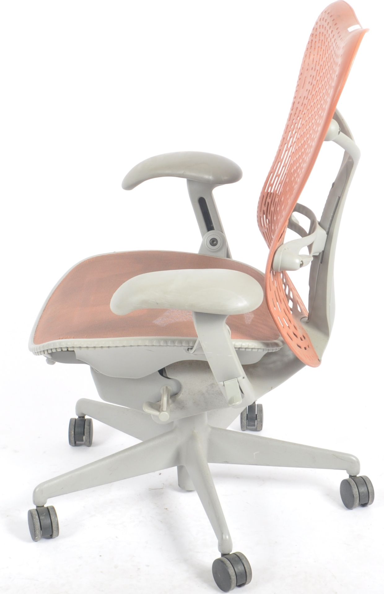 HERMAN MILLER - MIRRA 2 - SWIVEL OFFICE DESK CHAIR BY STUDIO 7.5 - Image 3 of 6