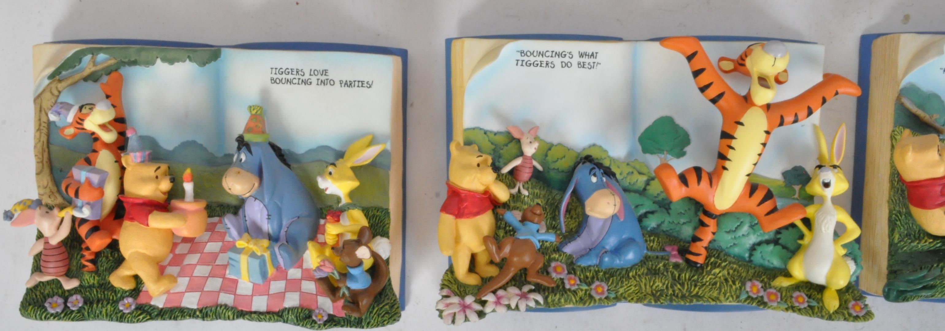 COLLECTION BRADFORD EXCHANGE WINNIE THE POOH STORYBOOK PLAQUES - Image 6 of 10