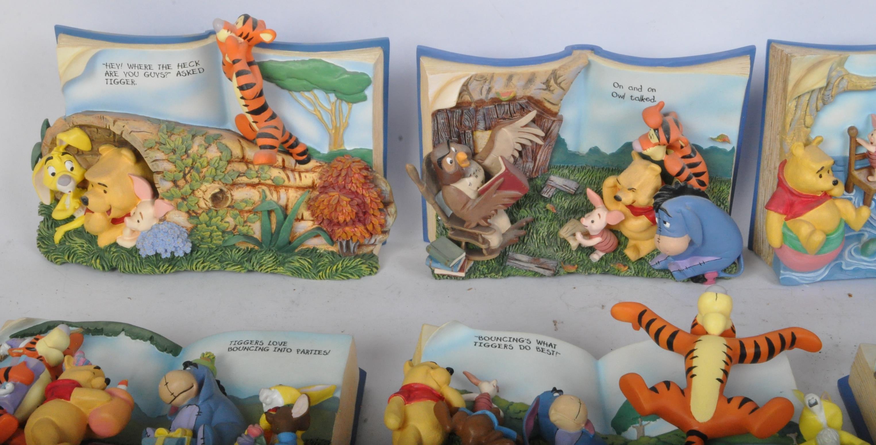 COLLECTION BRADFORD EXCHANGE WINNIE THE POOH STORYBOOK PLAQUES - Image 2 of 10