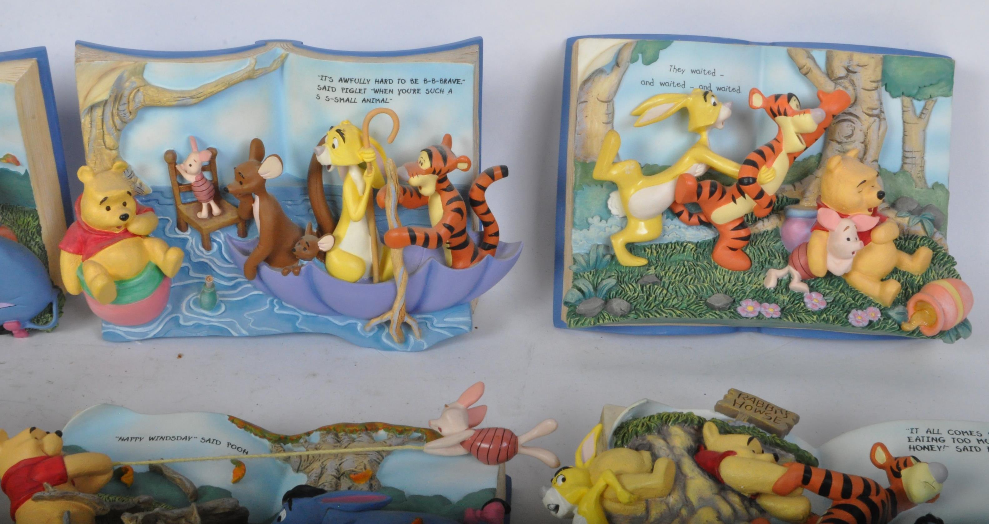 COLLECTION BRADFORD EXCHANGE WINNIE THE POOH STORYBOOK PLAQUES - Image 4 of 10