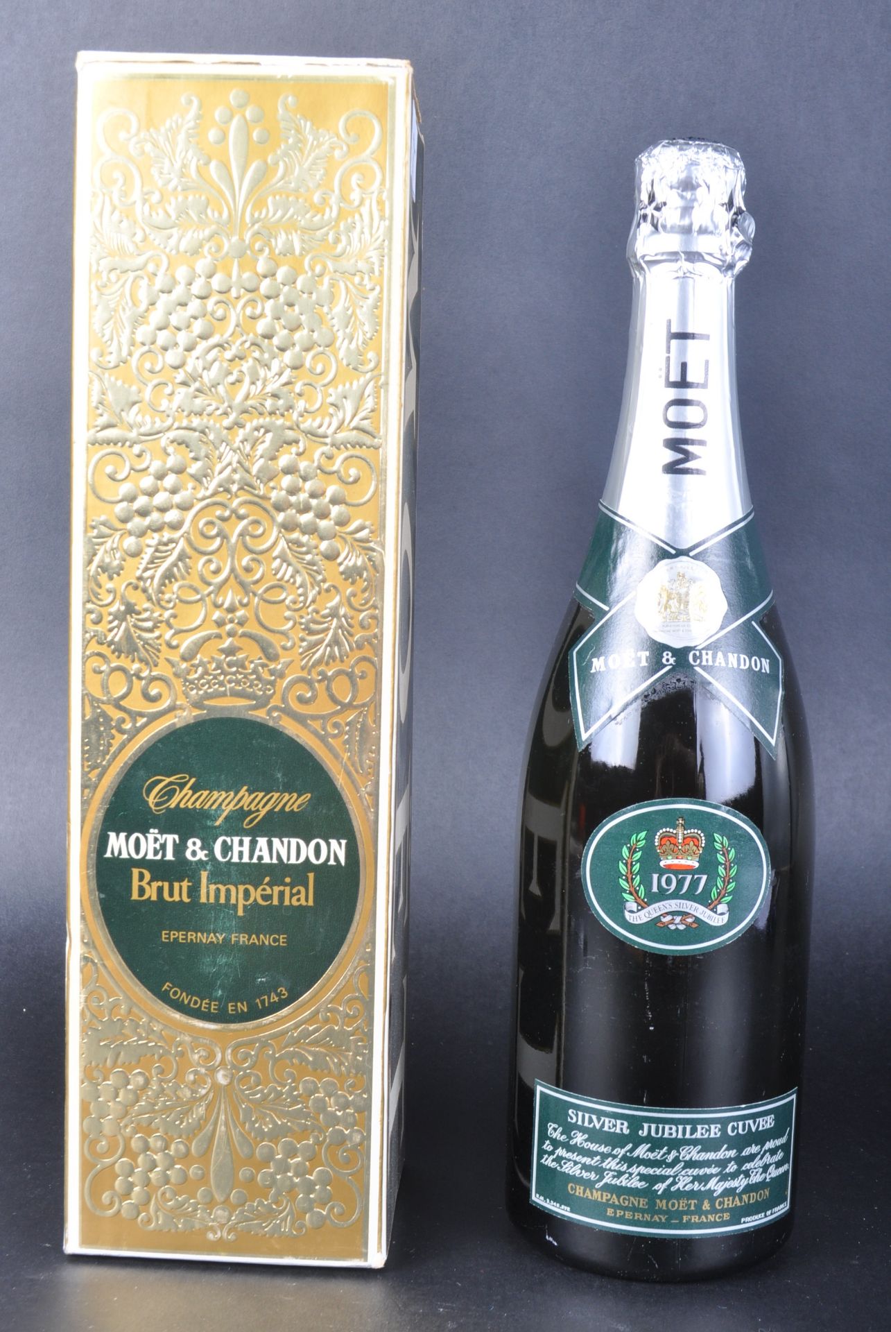 SILVER JUBILEE MOET & CHANDON CHAMPAGNE