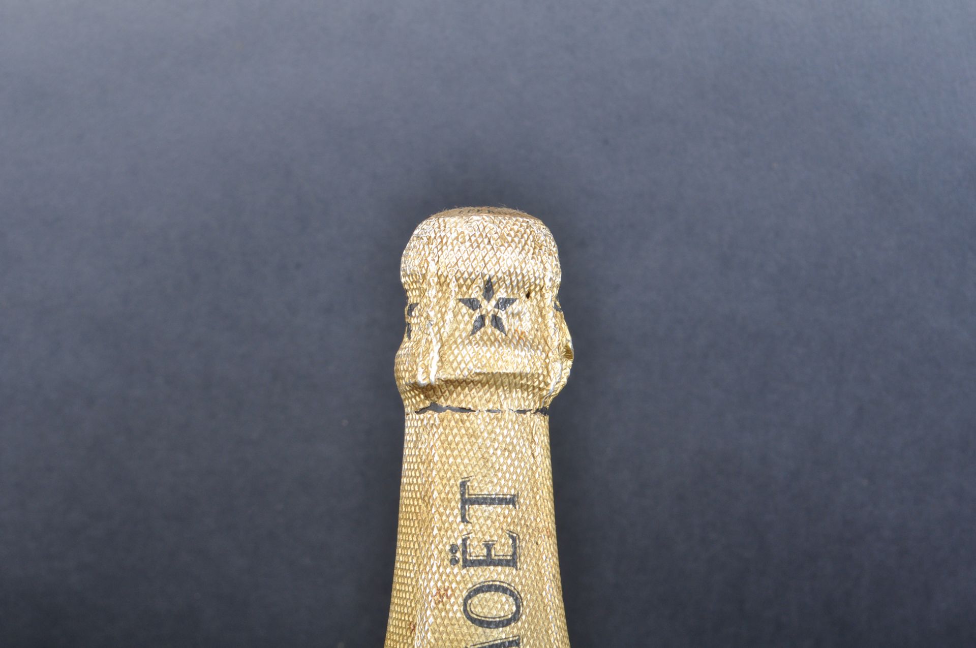 MOET & CHANDON VINTAGE CHAMPAGNE - Image 3 of 3