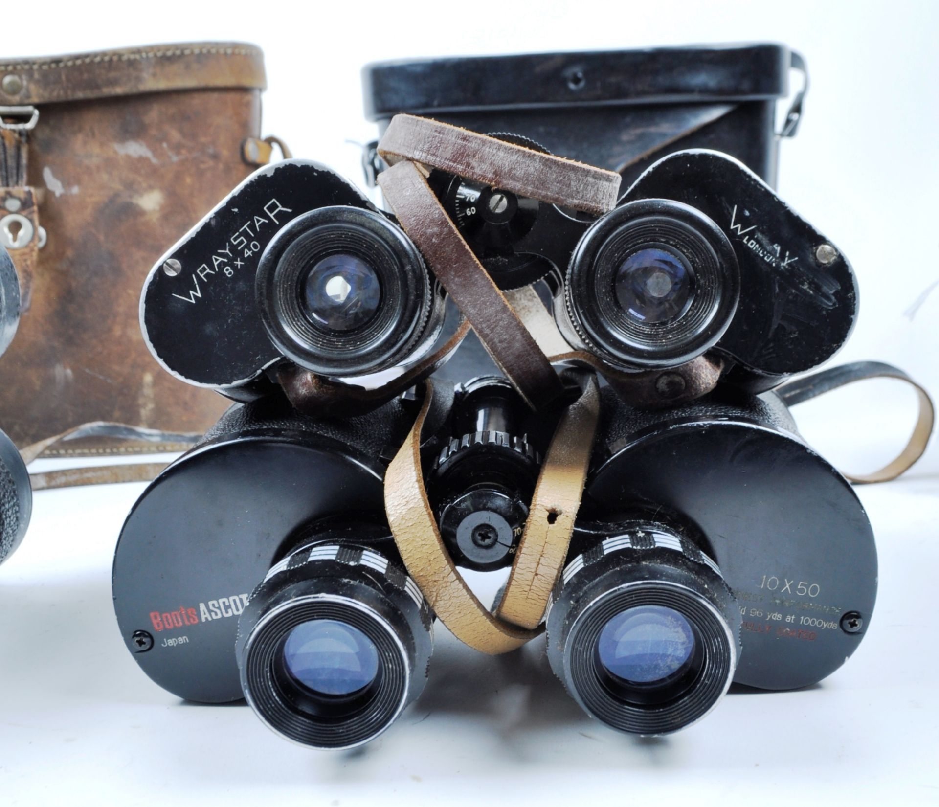 COLLECTION OF ASSORTED CASED VINTAGE BINOCULARS - Image 4 of 4