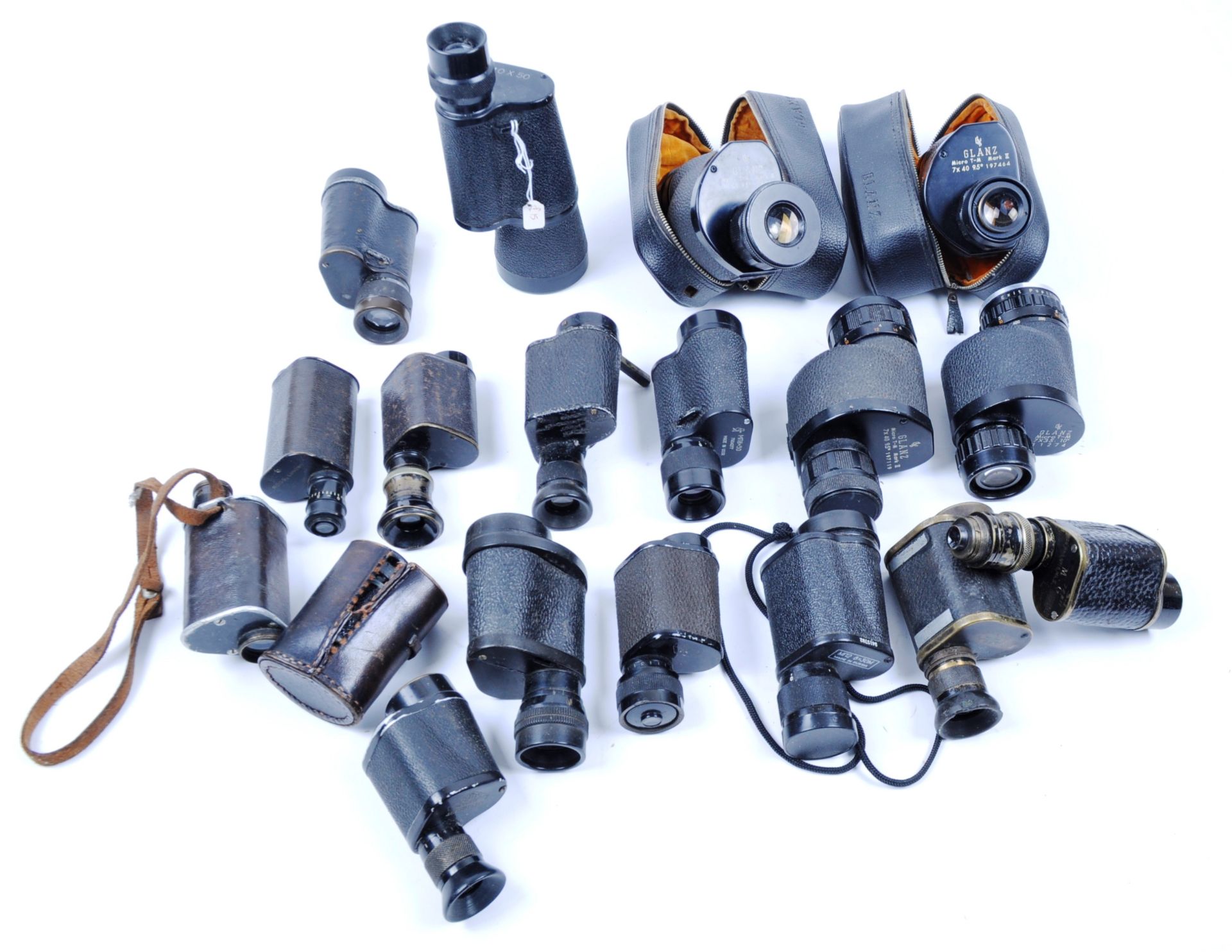 LARGE COLLECTION OF 17X ASSORTED VINTAGE MONOCULARS - Image 2 of 6