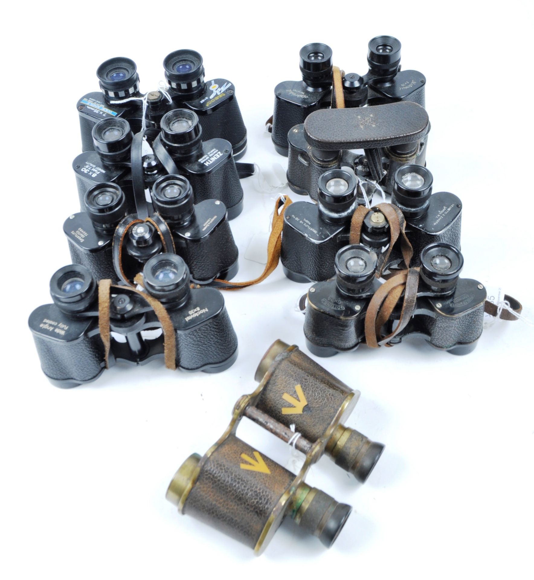 COLLECTION OF ASSORTED VINTAGE BINOCULARS INCLUDING MILITARY ISSUE - Image 2 of 5