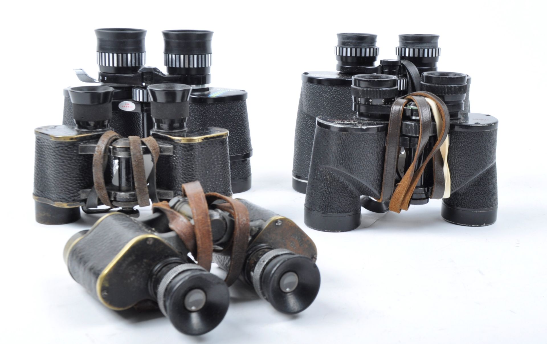 COLLECTION OF ASSORTED VINTAGE BINOCULARS INCLUDING MILITARY ISSUE