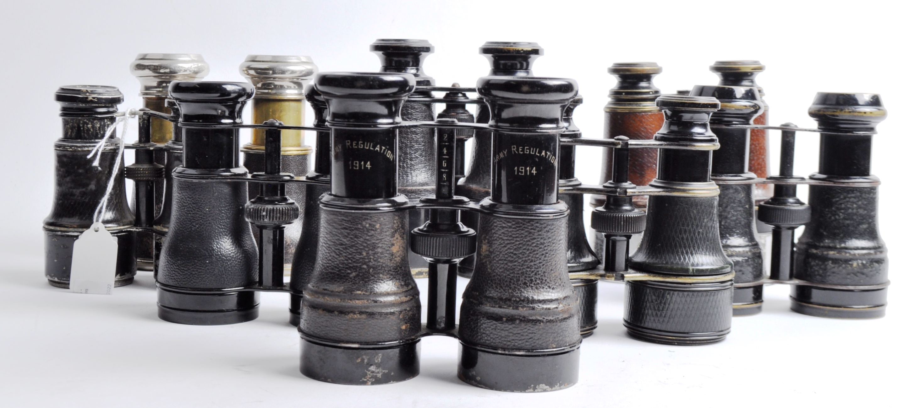 COLLECTION OF 19TH / 20TH CENTURY MILITARY - MARITIME AND FIELD BINOCULARS