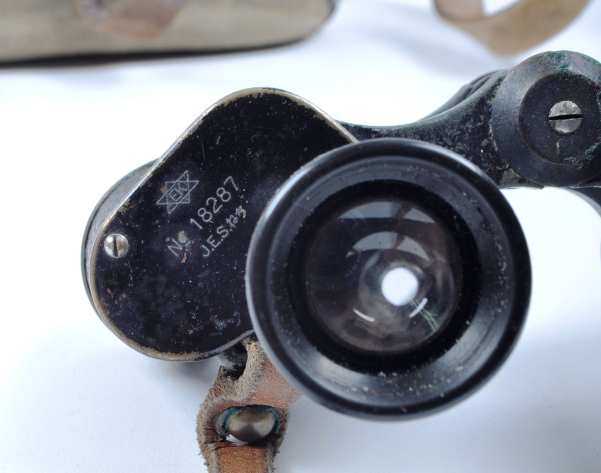 VINTAGE JAPANESE WWII SECOND WORLD WAR ENOMOTO KOGAKU " EK " BINOCULARS 6 X - Image 3 of 5