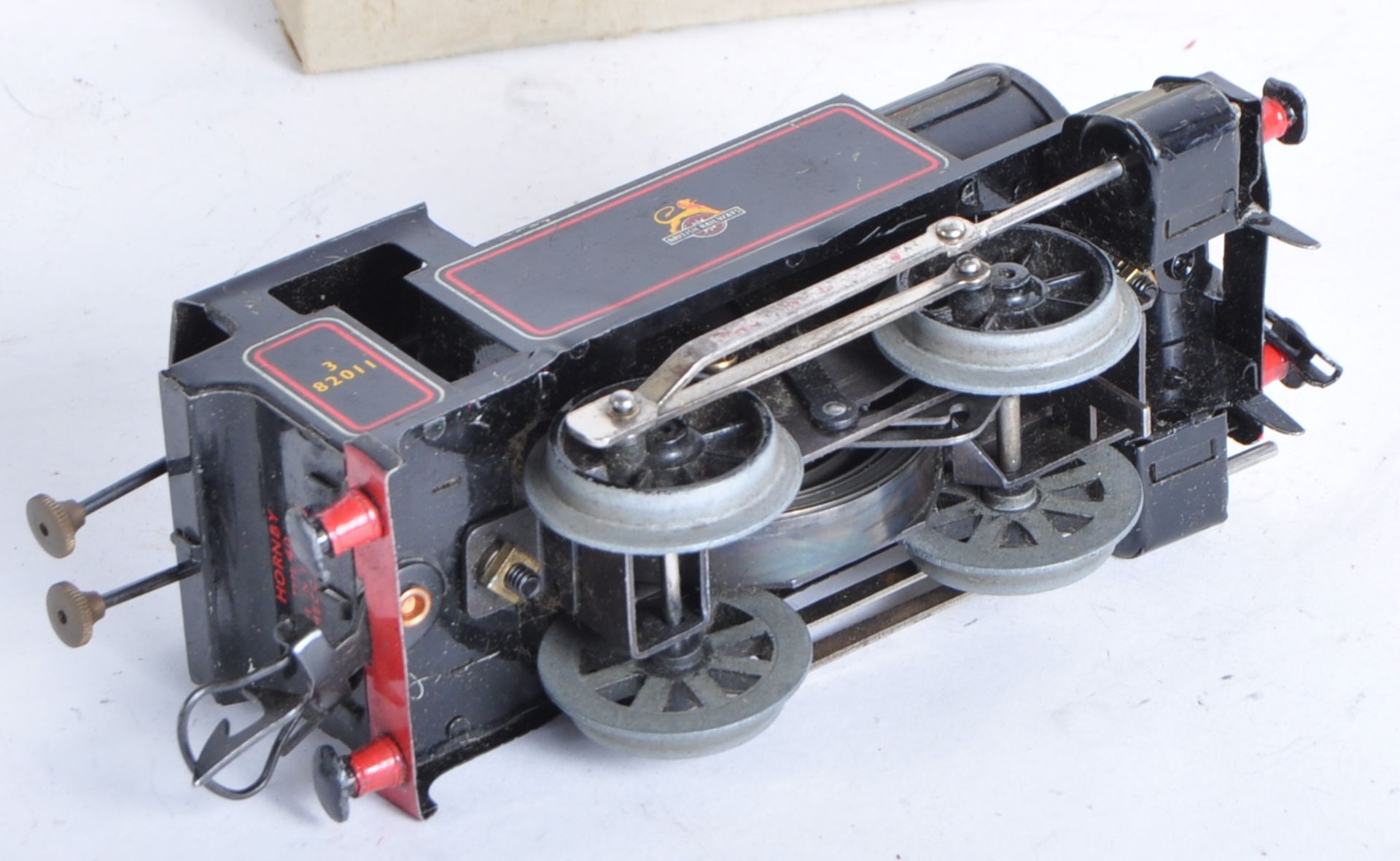 TWO VINTAGE HORNBY O GAUGE TINPLATE CLOCKWORK LOCOMOTIVES - Image 7 of 7