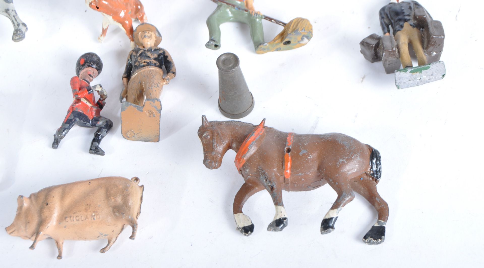 COLLECTION OF VINTAGE DIECAST & LEAD TOY FIGURES - Image 2 of 6