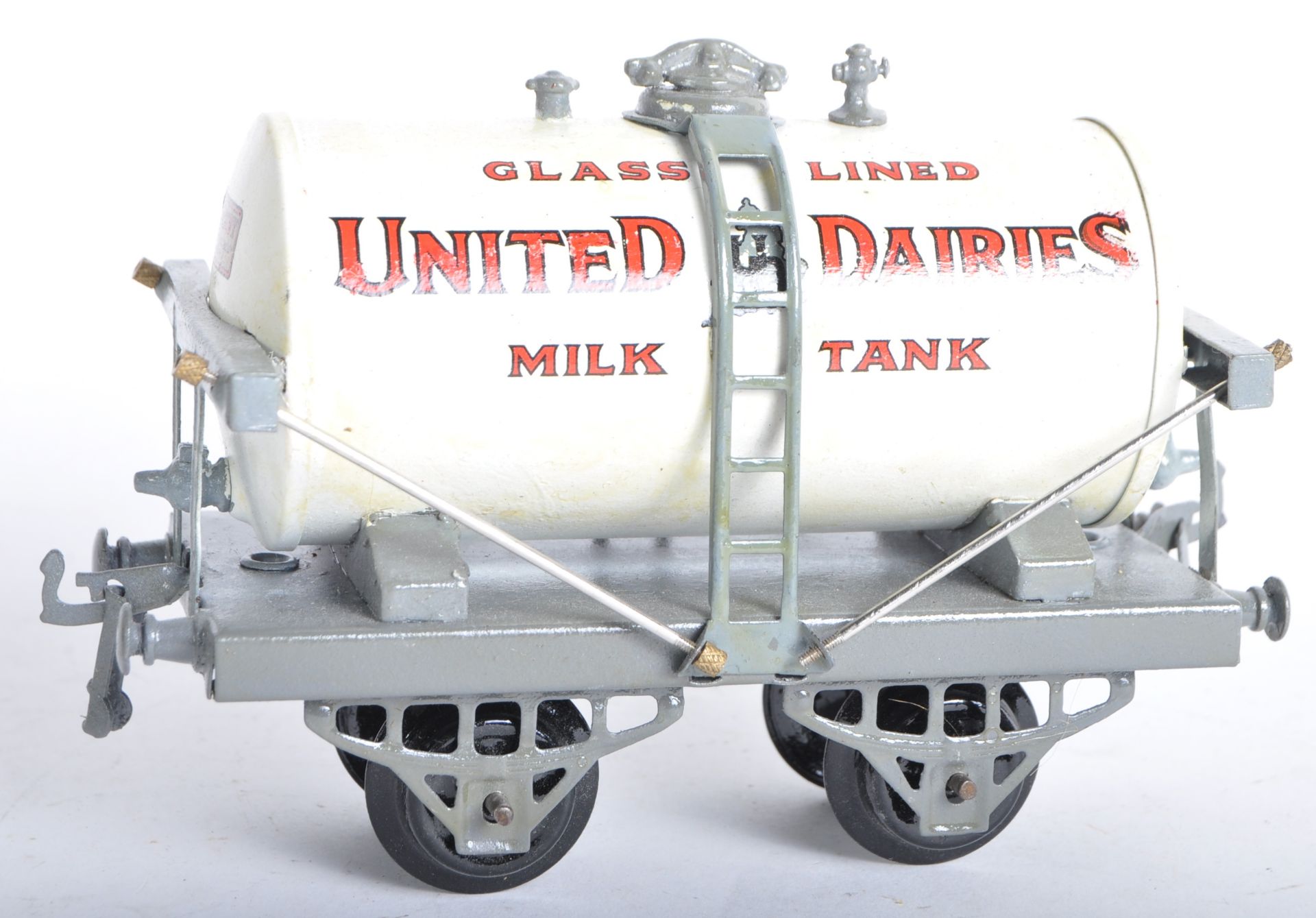 VINTAGE HORNBY O GAUGE TINPLATE ROLLING STOCK UNITED DAIRIES WAGON - Image 2 of 3