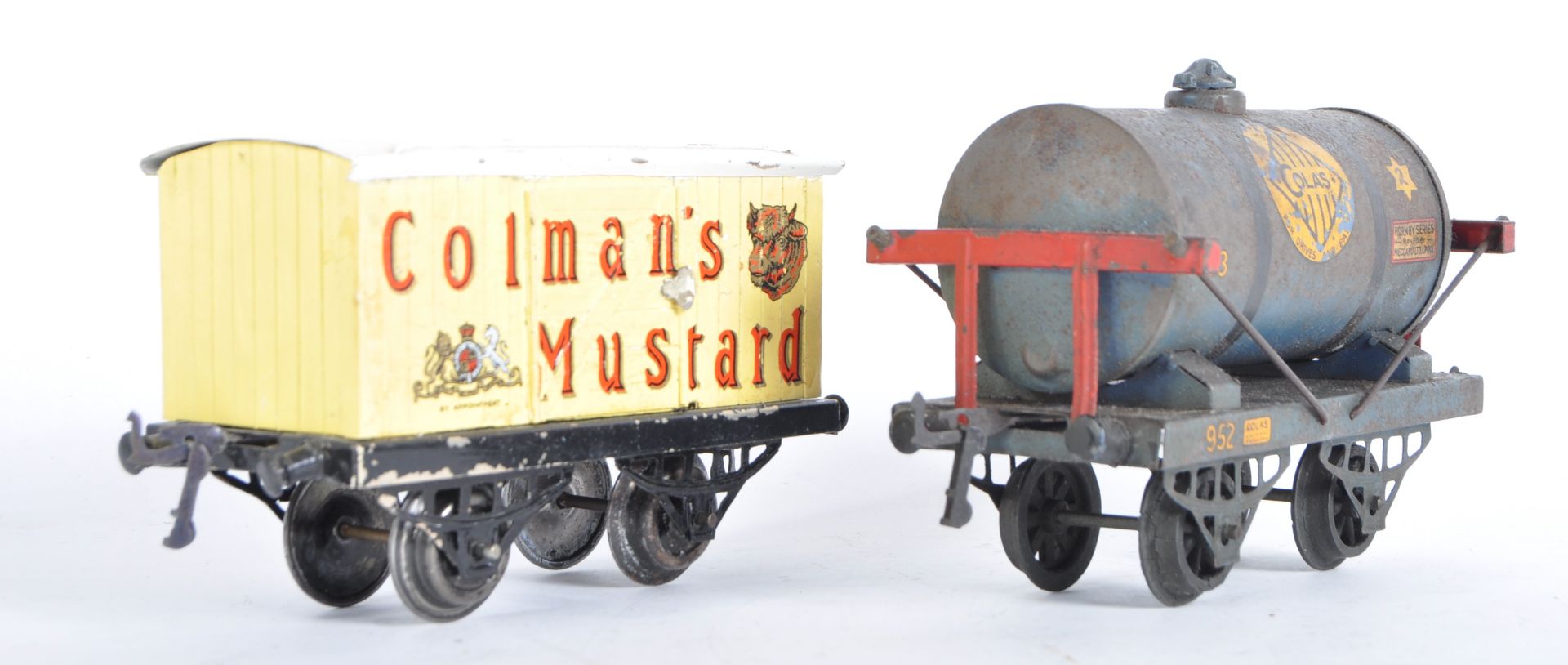 TWO VINTAGE O GAUGE TINPLATE MODEL RAILWAY ROLLING STOCK WAGONS