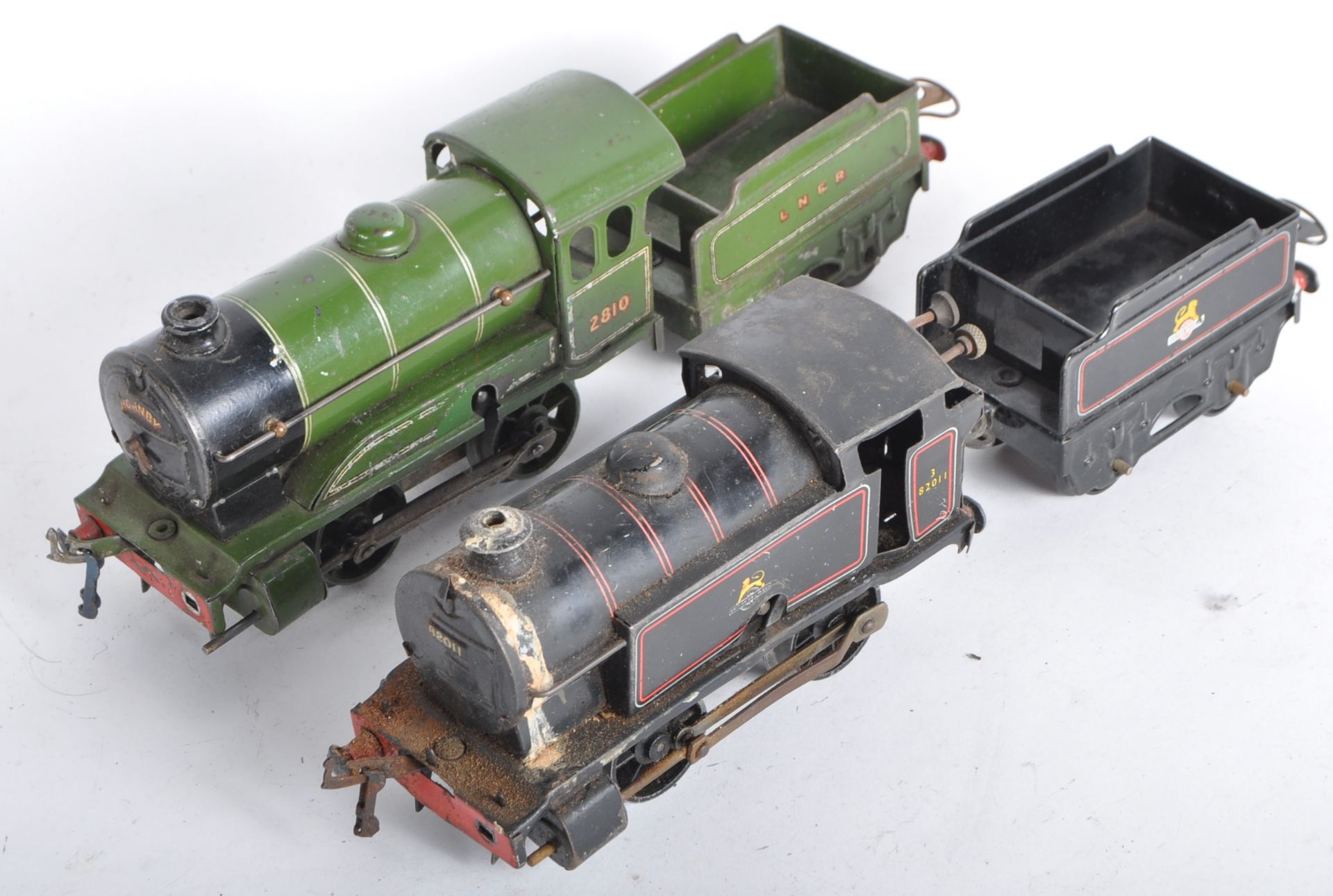 TWO VINTAGE HORNBY O GAUGE TINPLATE CLOCKWORK LOCOMOTIVES