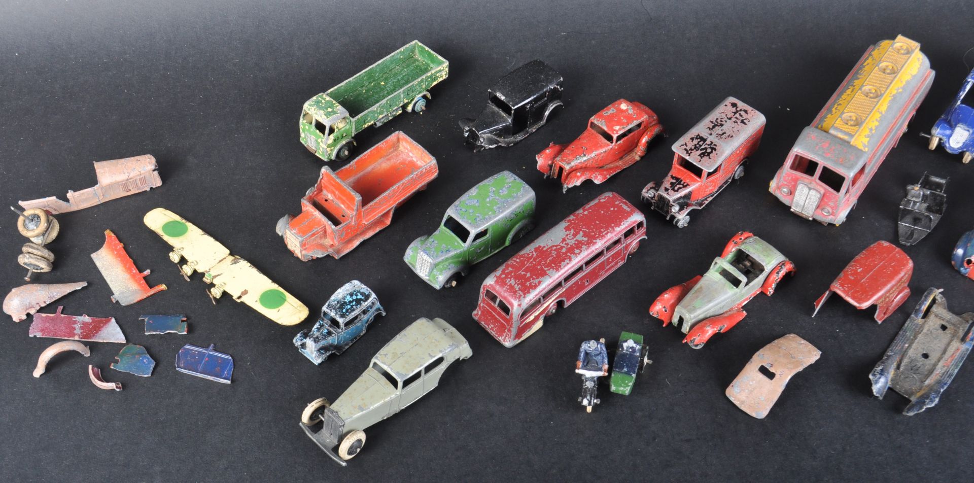 COLLECTION OF PRE WAR DINKY TOYS DIECAST MODELS & PARTS - Image 3 of 7