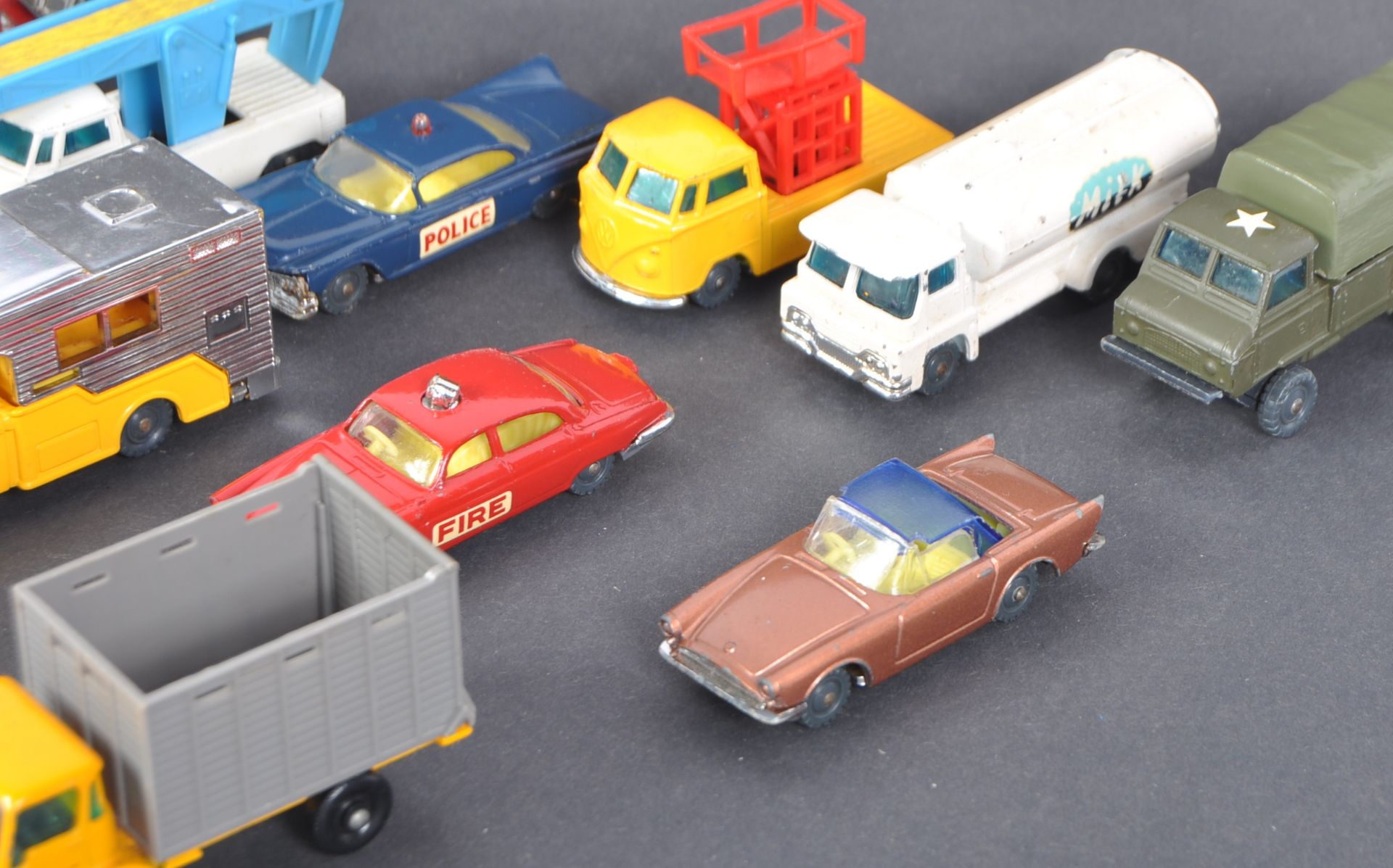 COLLECTION OF ASSORTED VINTAGE HUSKY DIECAST MODELS - Image 2 of 8