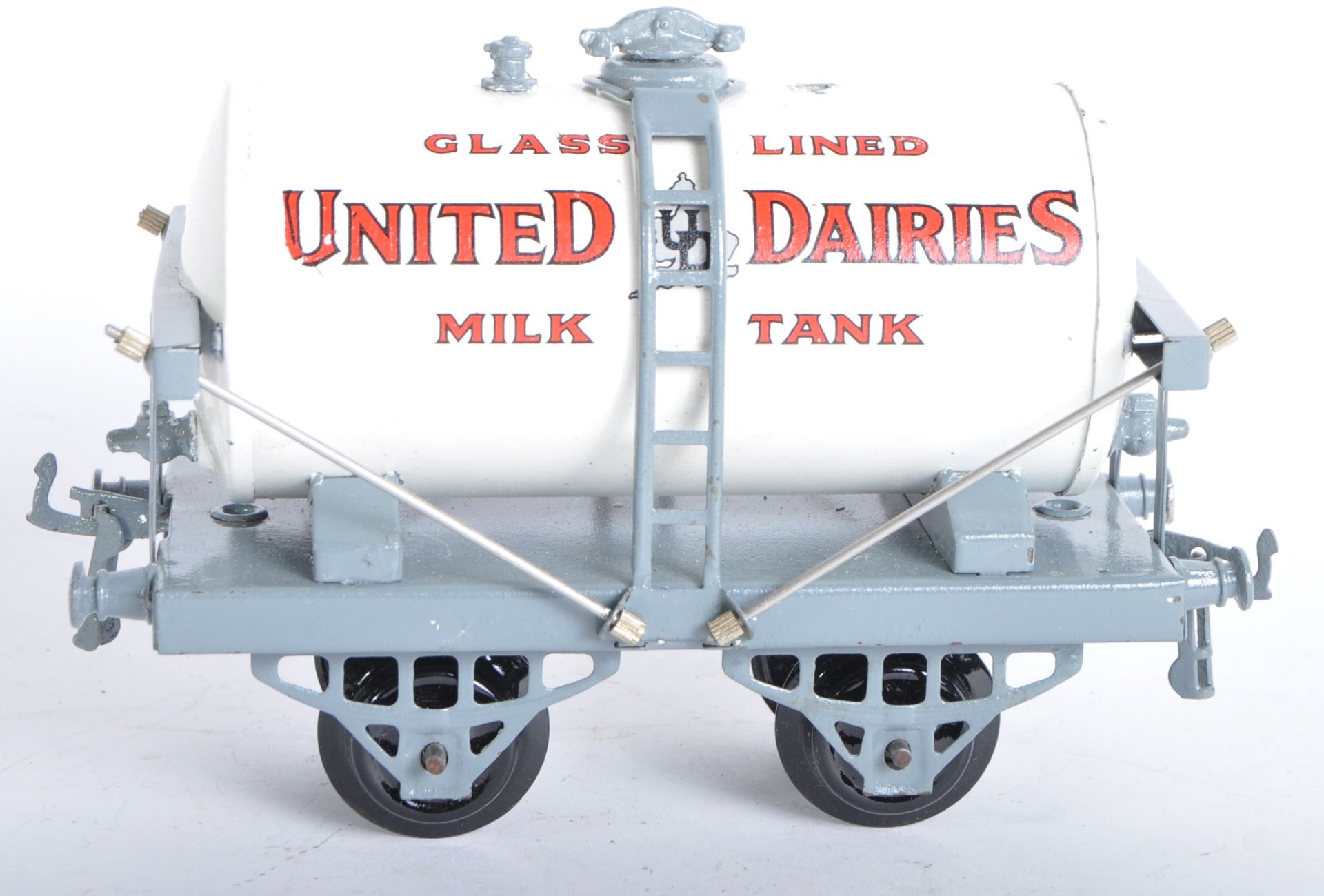 VINTAGE HORNBY O GAUGE TINPLATE ROLLING STOCK UNITED DAIRIES WAGON - Image 2 of 3