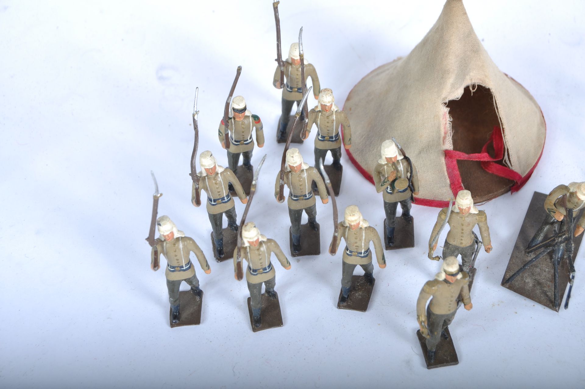EARLY 20TH CENTURY FRENCH MIGNOT TOY SOLDIERS - Image 2 of 5