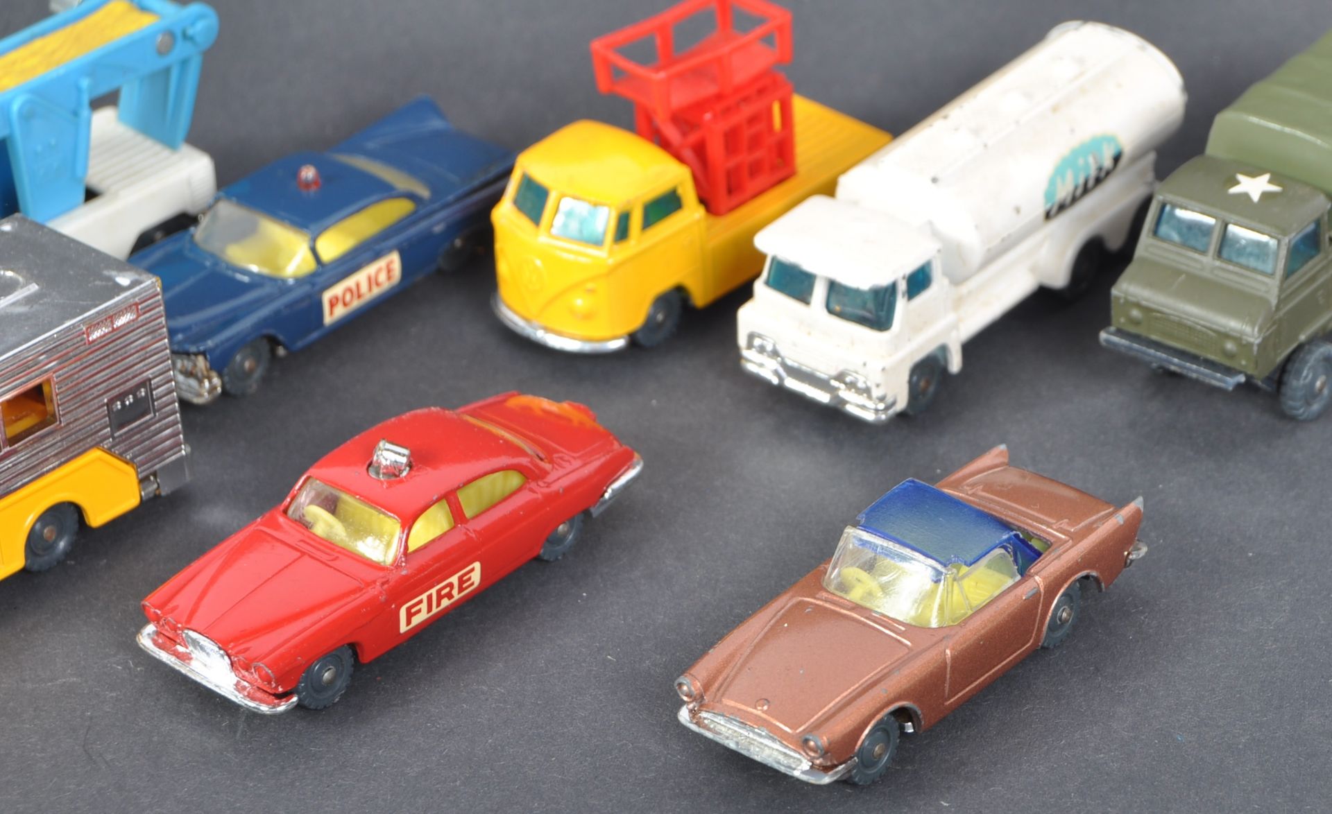 COLLECTION OF ASSORTED VINTAGE HUSKY DIECAST MODELS - Image 7 of 8