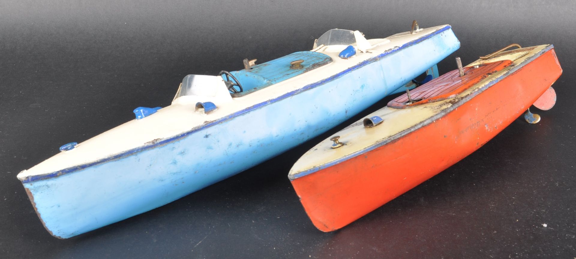 TWO VINTAGE HORNBY TINPLATE CLOCKWORK SPEEDBOATS - Image 2 of 7