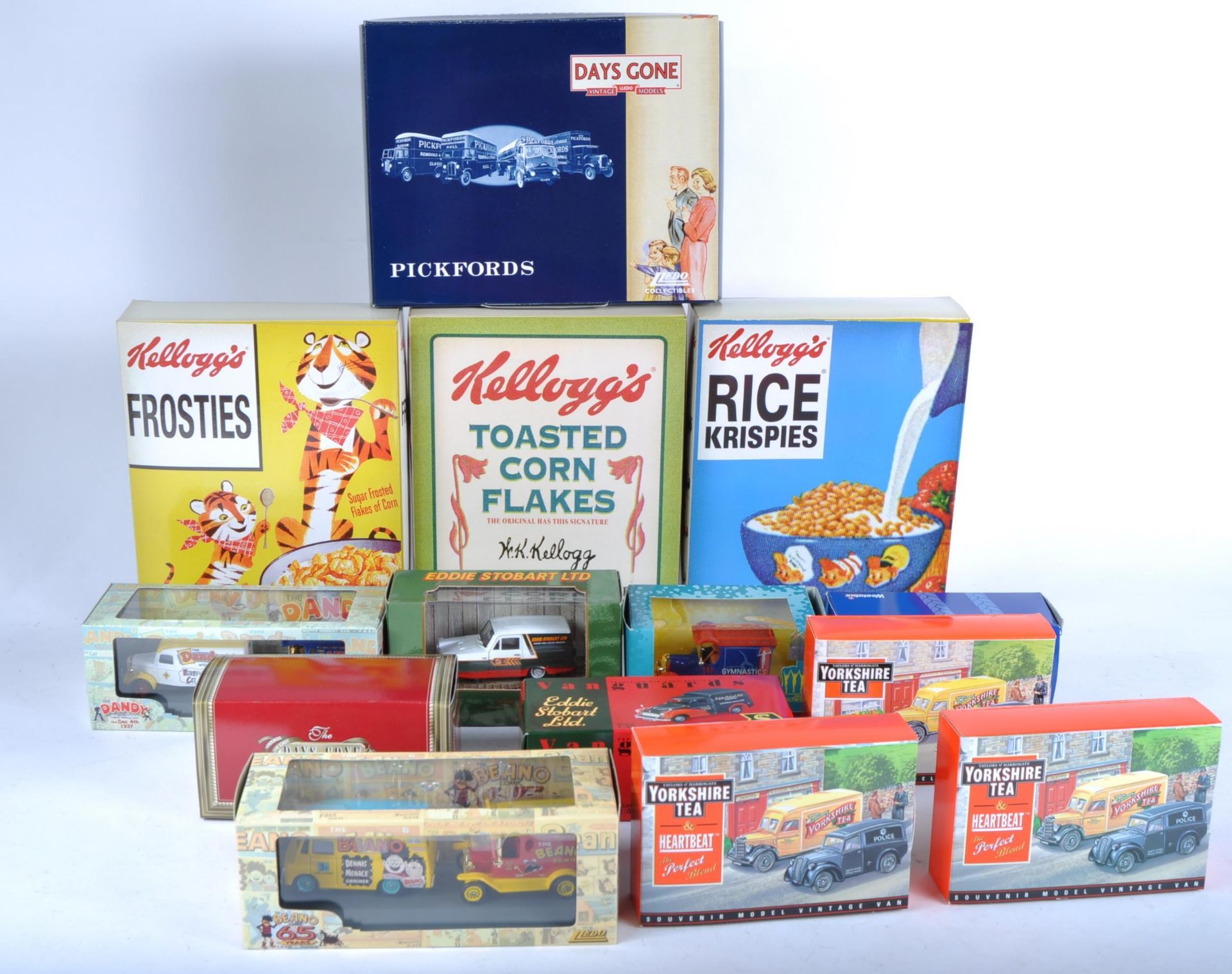 COLLECTION OF ASSORTED BOXED DIECAST