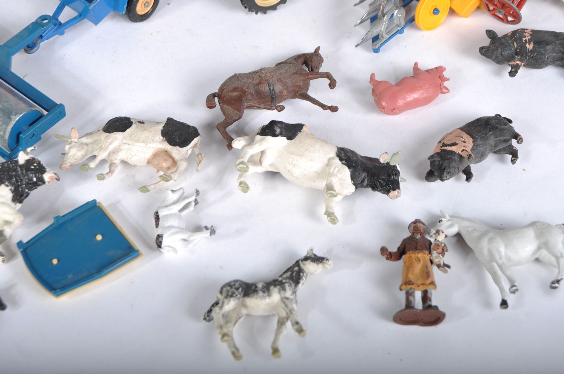 COLLECTION OF VINTAGE BRITAINS FARM ANIMALS & CONSTRUCTION MACHINES - Image 3 of 8