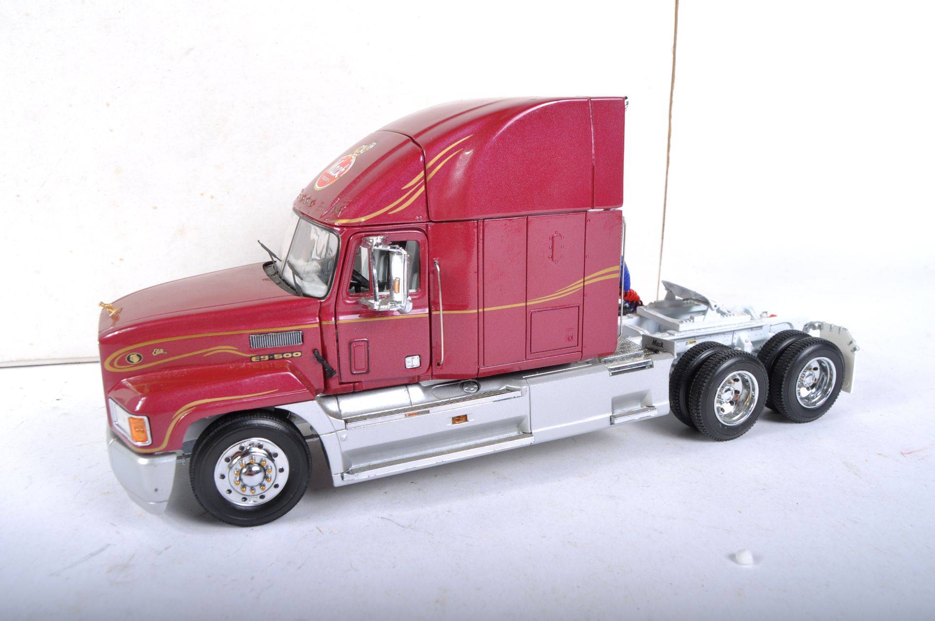 FRANKLIN MINT 1/32 SCALE PRECISION DIECAST MACK ELIITE TRUCK - Image 2 of 6
