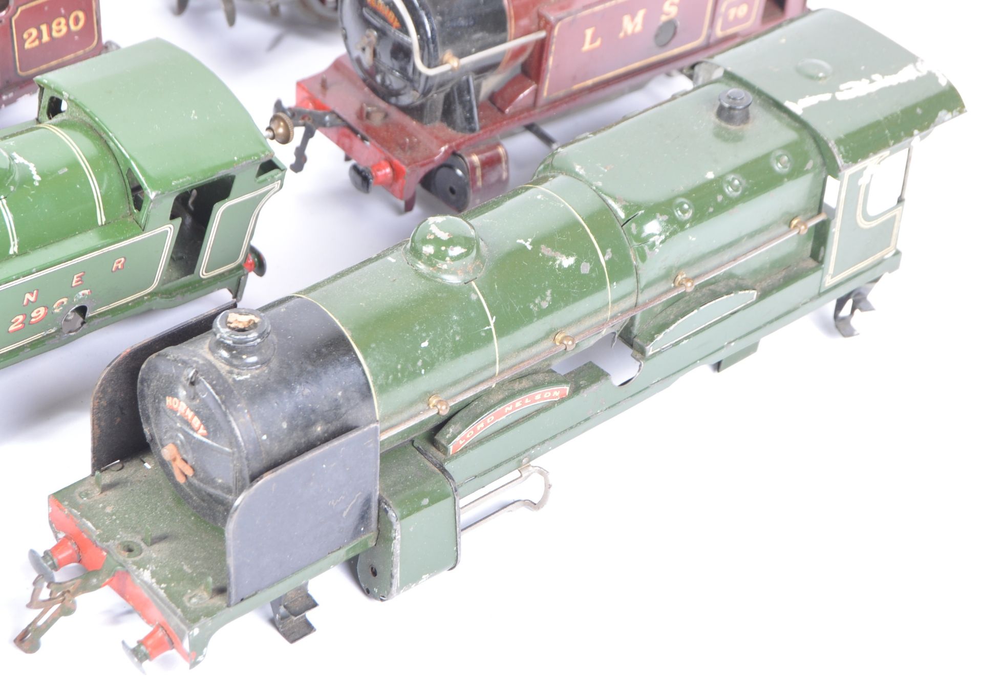 COLLECTION OF HORNBY O GAUGE TINPLATE LOCOMOTIVE BODIES / PARTS - Image 3 of 9