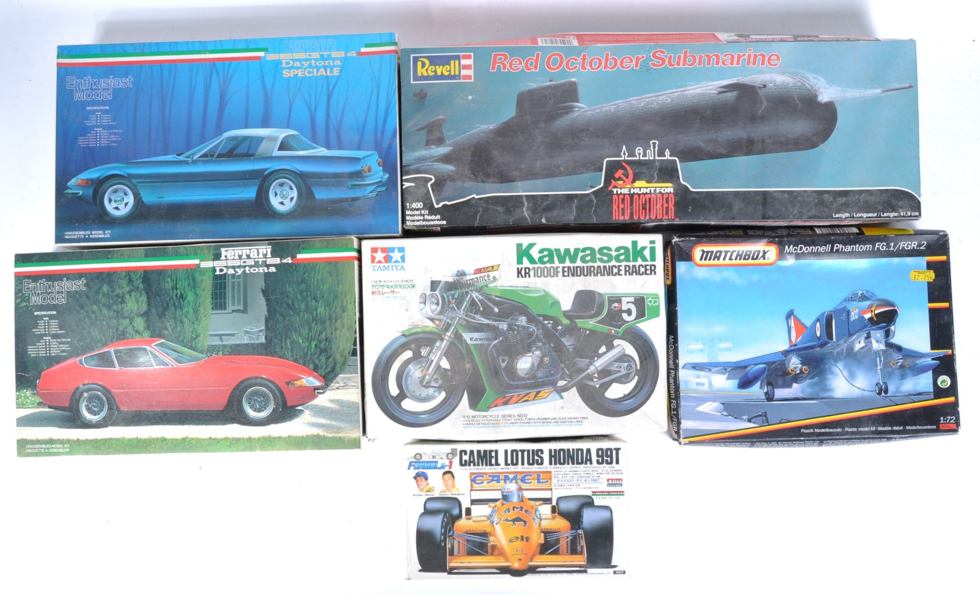 COLLECTION OF ASSORTED PLASTIC MODEL KITS