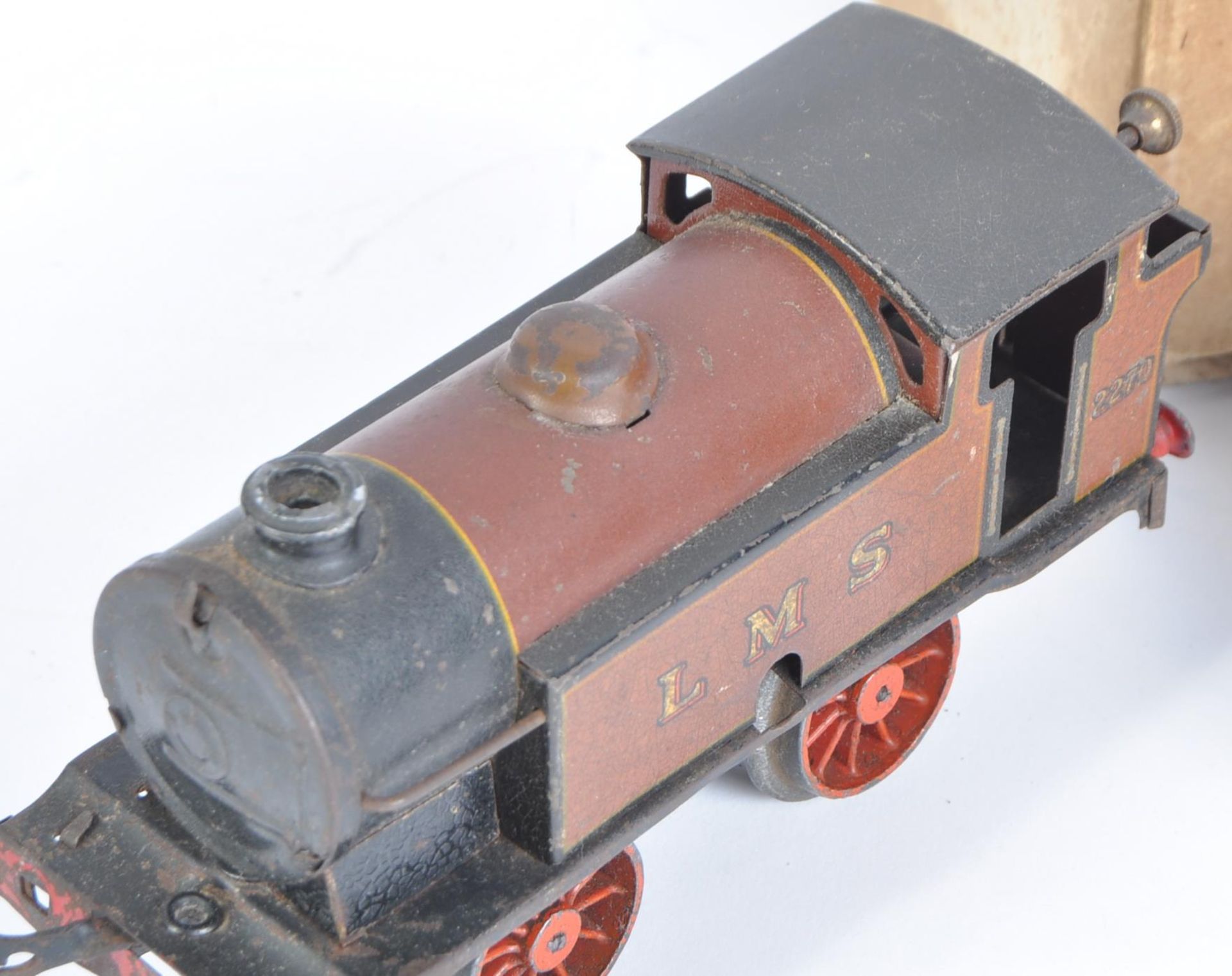 COLLECTION OF VINTAGE HORNBY O GAUGE CLOCKWORK LOCOMOTIVES - Image 2 of 8