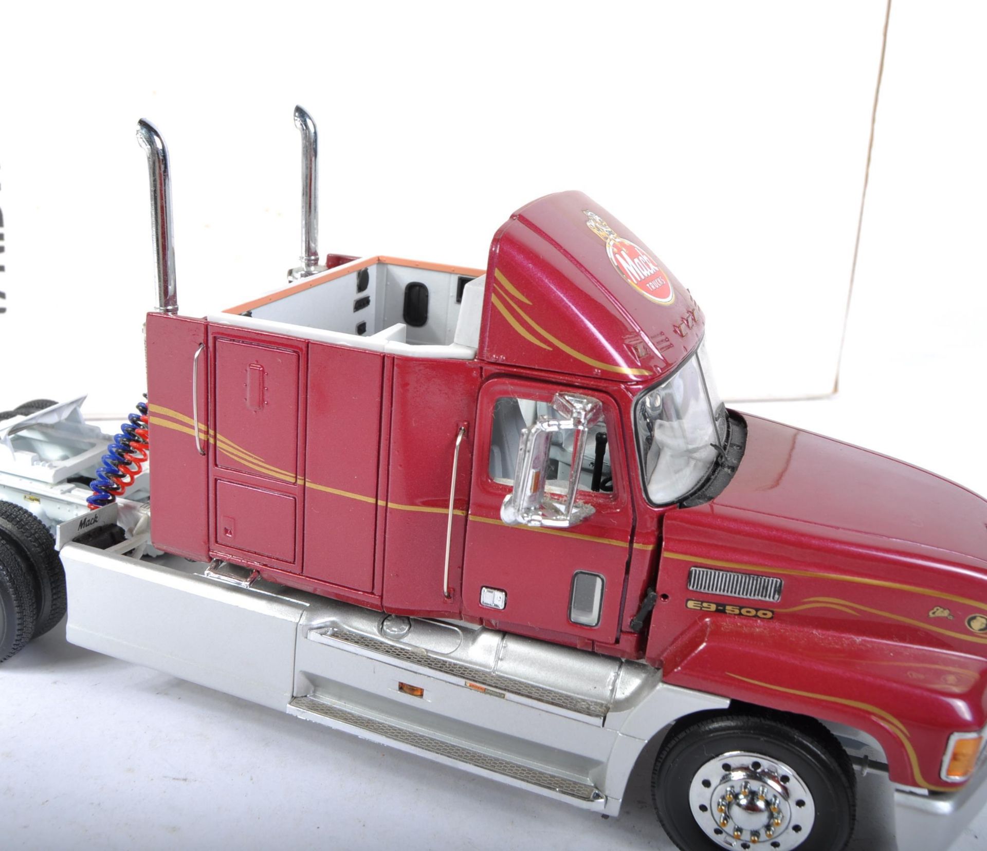 FRANKLIN MINT 1/32 SCALE PRECISION DIECAST MACK ELIITE TRUCK - Image 6 of 6
