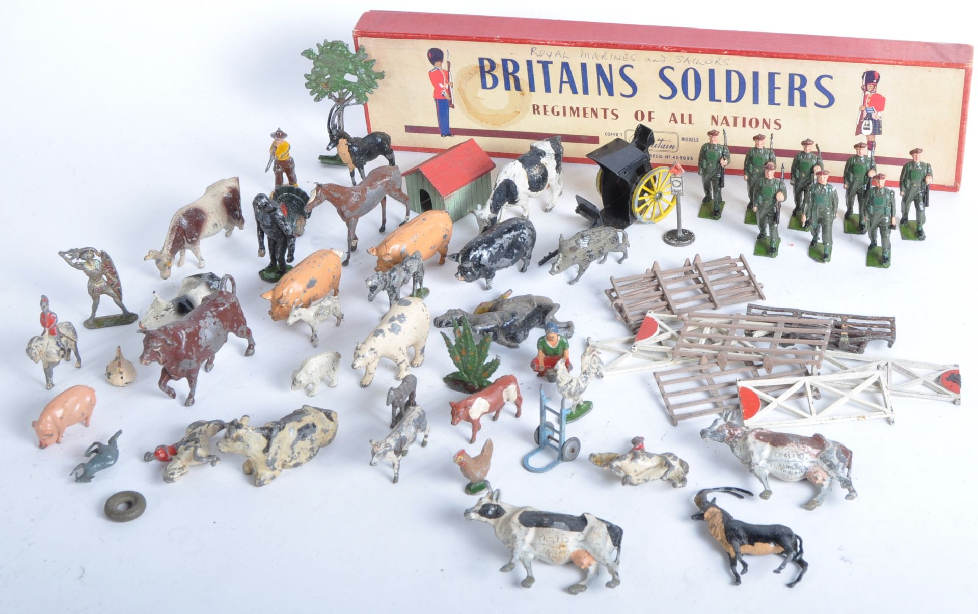 COLLECTION OF VINTAGE LEAD TOY SOLDIERS & FARM ANIMALS