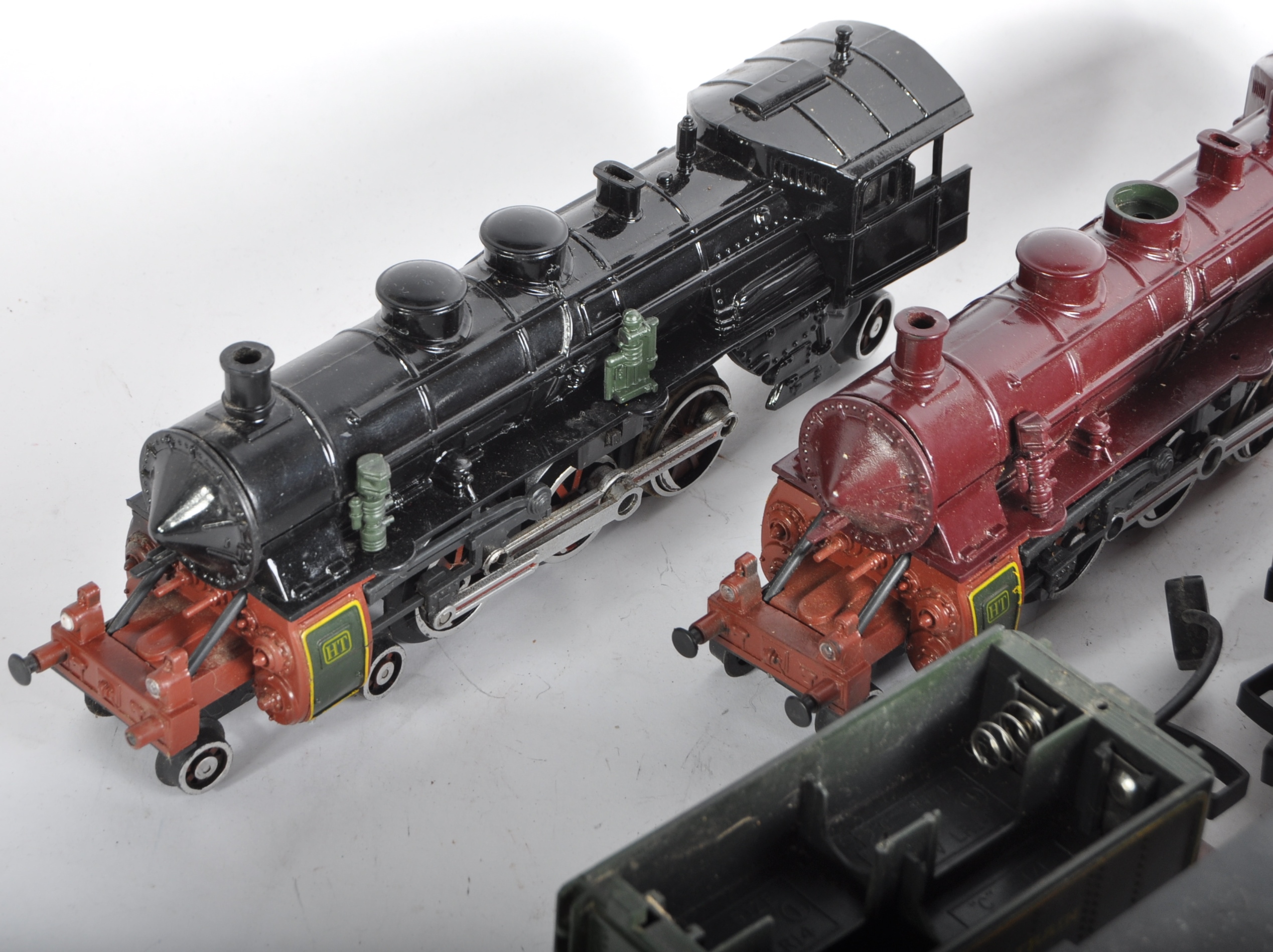 COLLECTION OF HOBBY TRAIN BATTERY OPERATED TRAIN SETS - Bild 2 aus 5