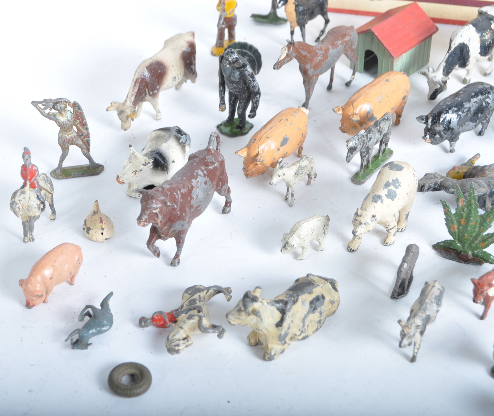 COLLECTION OF VINTAGE LEAD TOY SOLDIERS & FARM ANIMALS - Image 2 of 7