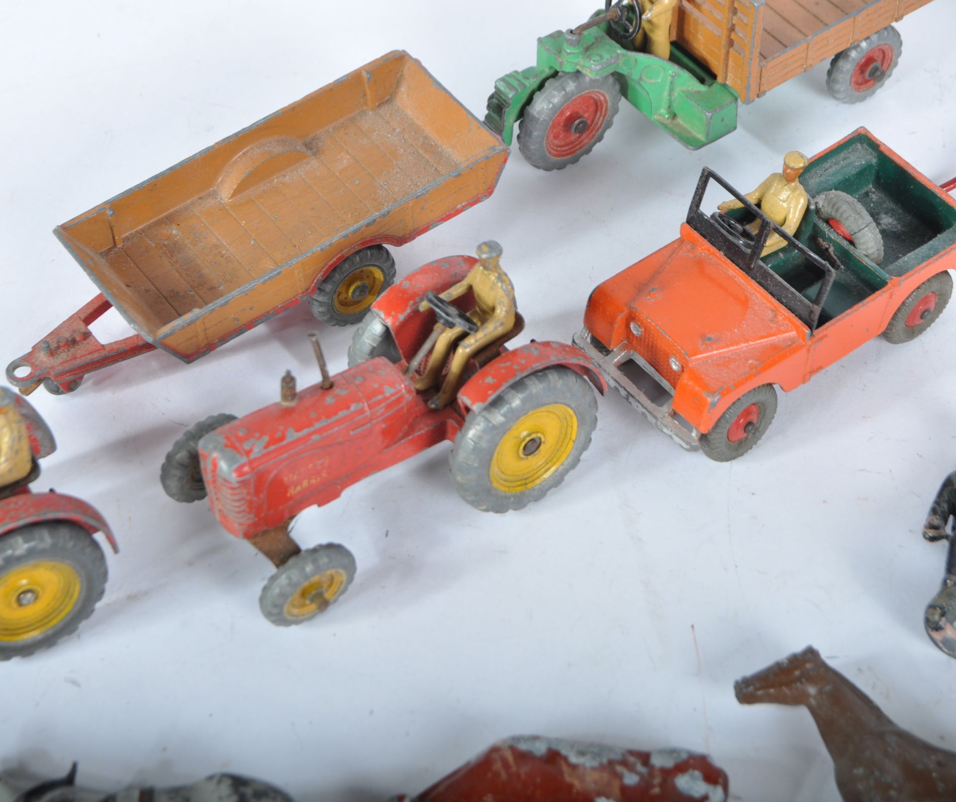 COLLECTION OF VINTAGE DIECAST & LEAD TOY FIGURES - Image 3 of 6