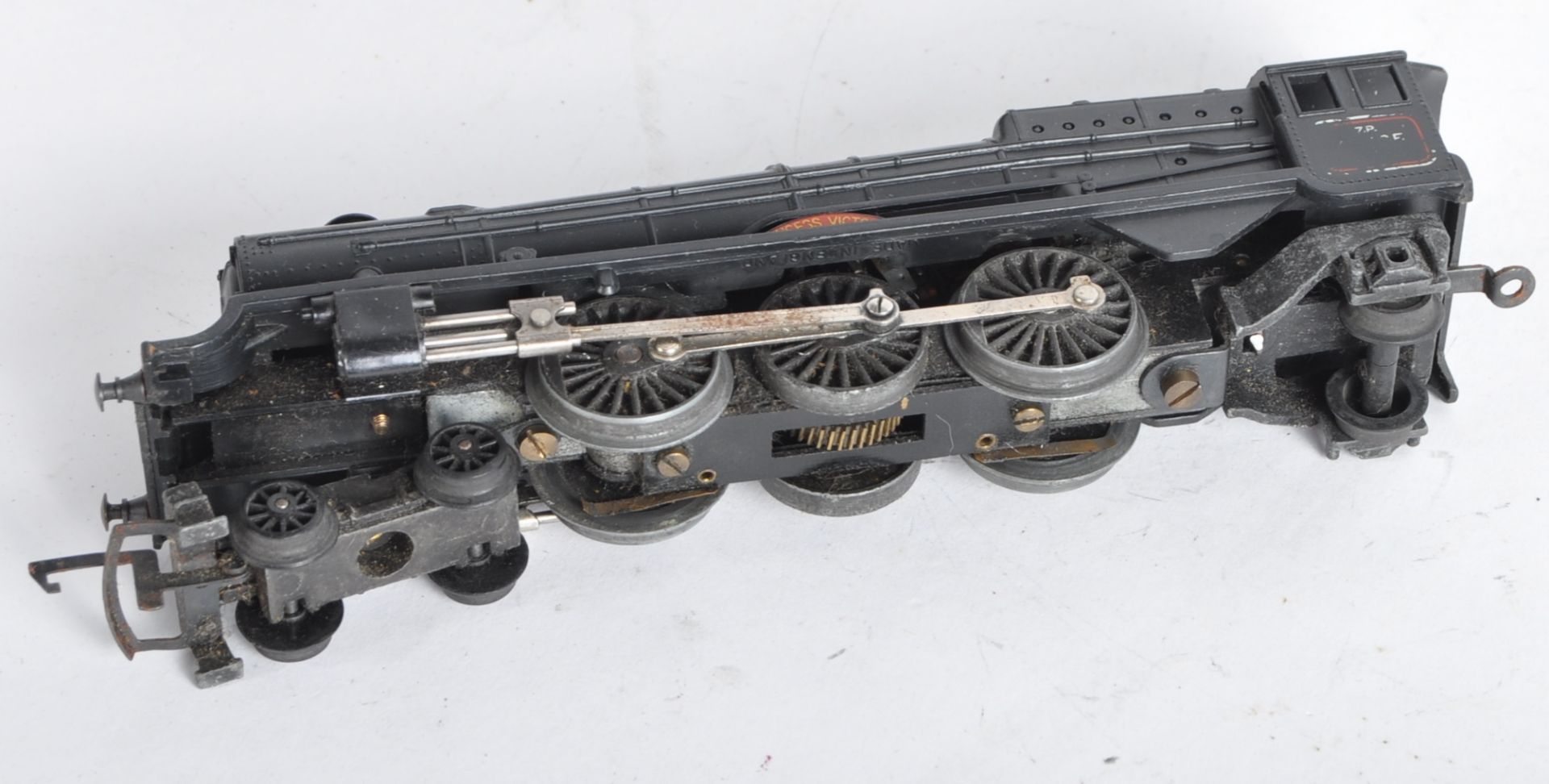 COLLECTION OF VINTAGE TRIANG 00 GAUGE MODEL RAILWAY LOCOMOTIVES - Image 7 of 7