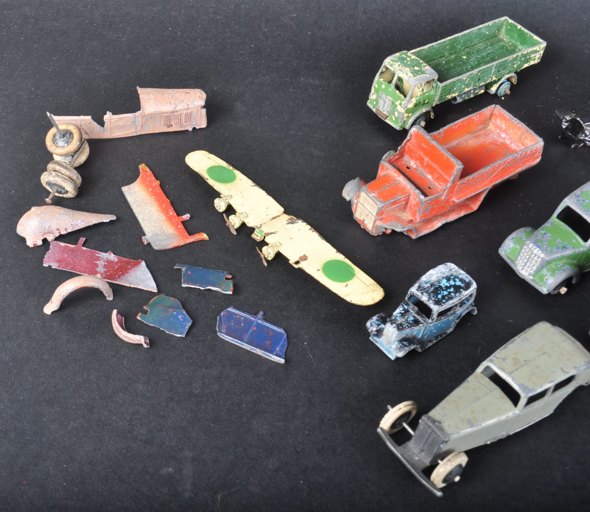 COLLECTION OF PRE WAR DINKY TOYS DIECAST MODELS & PARTS - Image 4 of 7