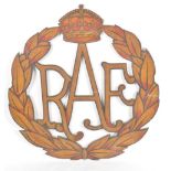 RAF - VINTAGE EARLY 20TH CENTURY RAF OAK AND PAPER CREST