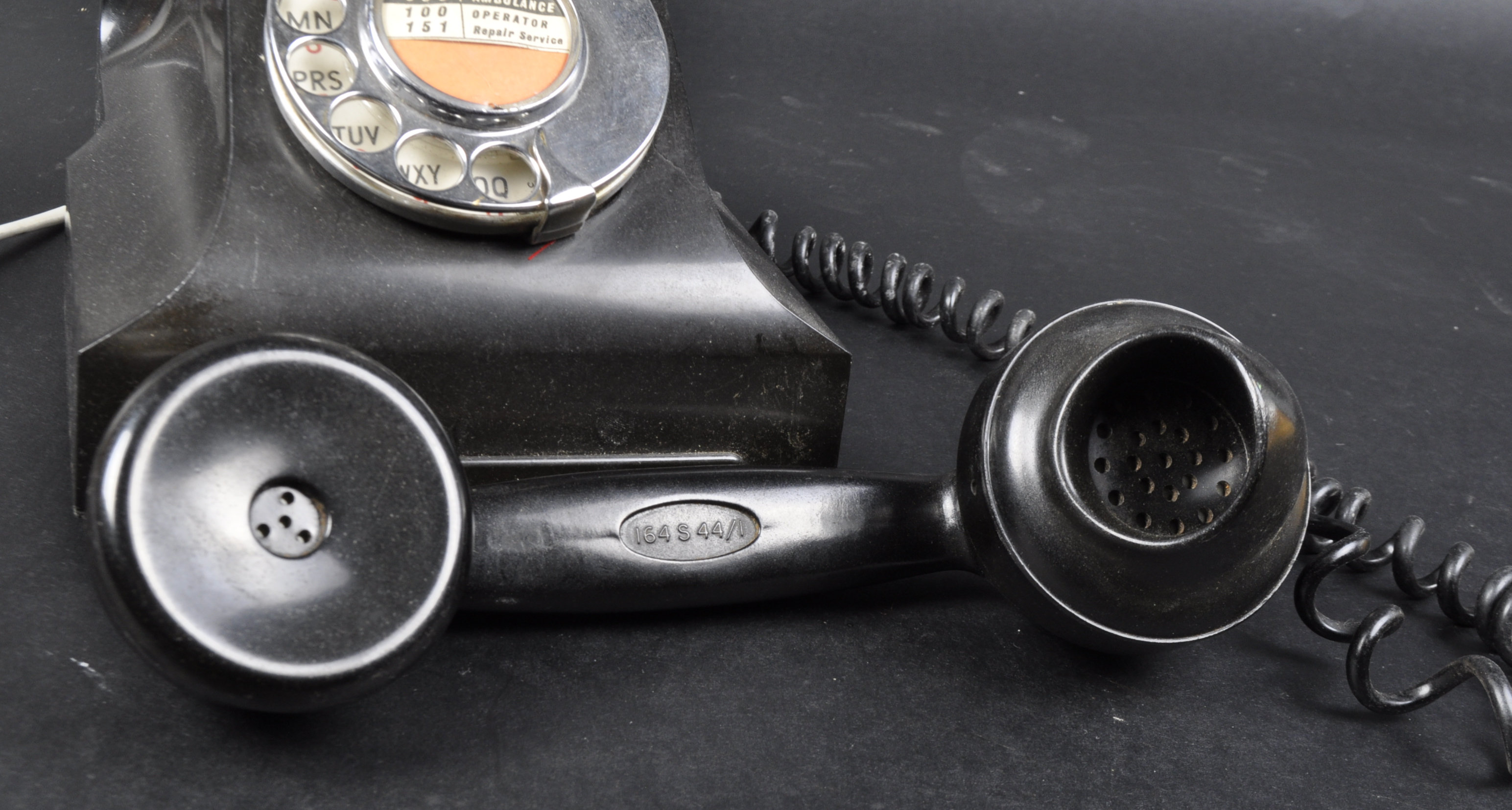 VINTAGE ART DECO BAKELITE RING DIAL TELEPHONE - Image 3 of 6