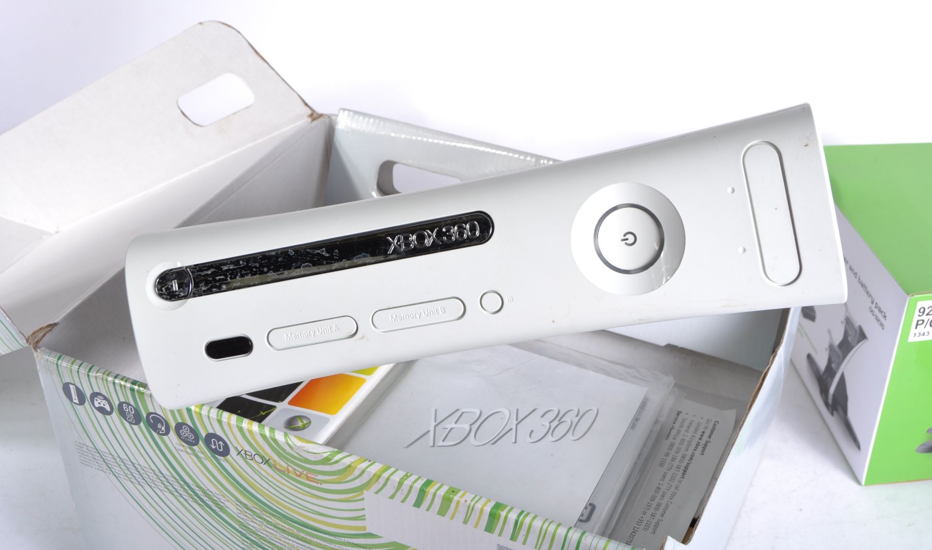 RETRO GAMING - MICROSOFT XBOX 360 VIDEO GAMES CONSOLE, GAMES & ACCESSORIES - Image 5 of 5