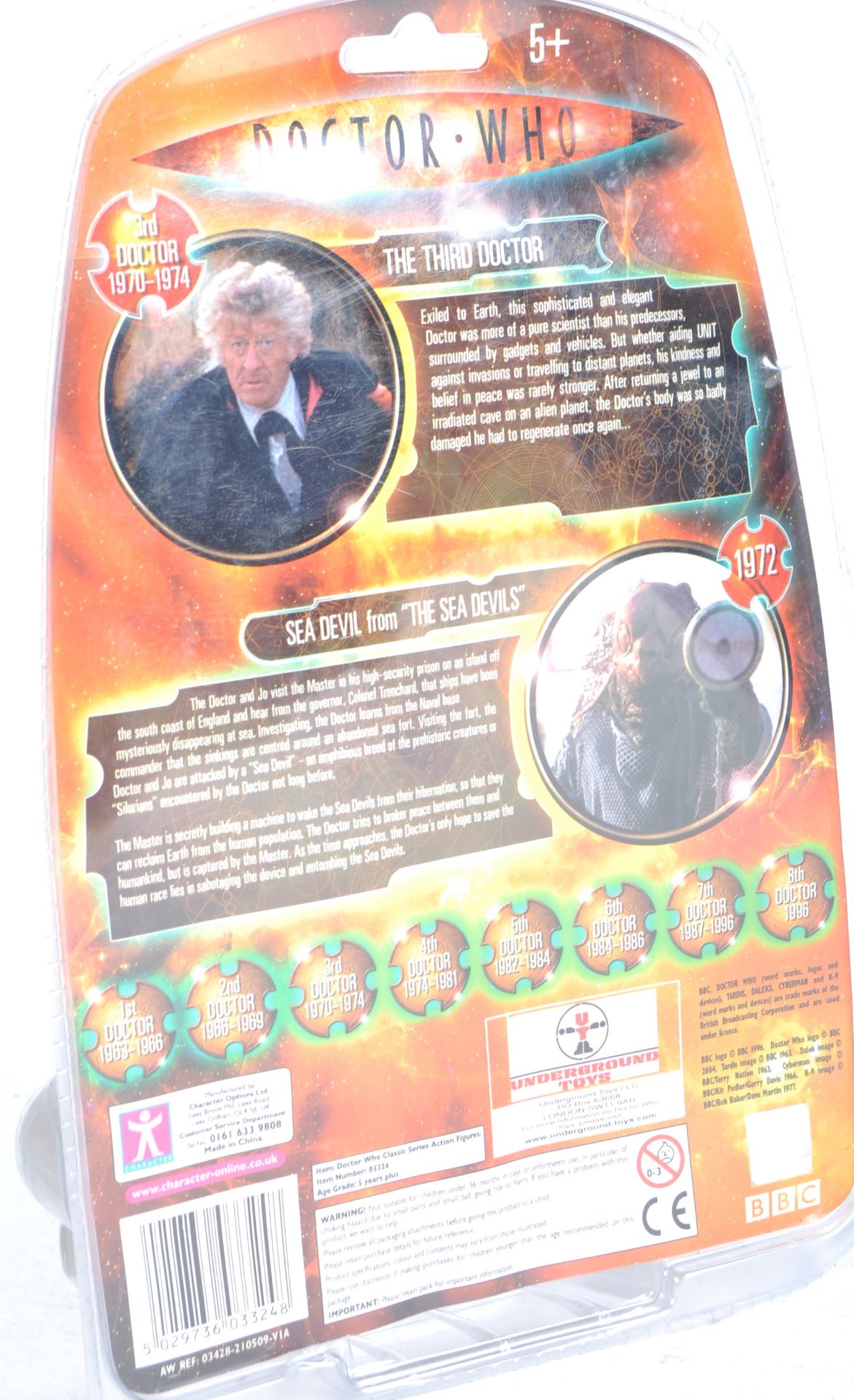 DOCTOR WHO - CHARACTER OPTIONS - THIRD DOCTOR FIGURE - Image 4 of 4