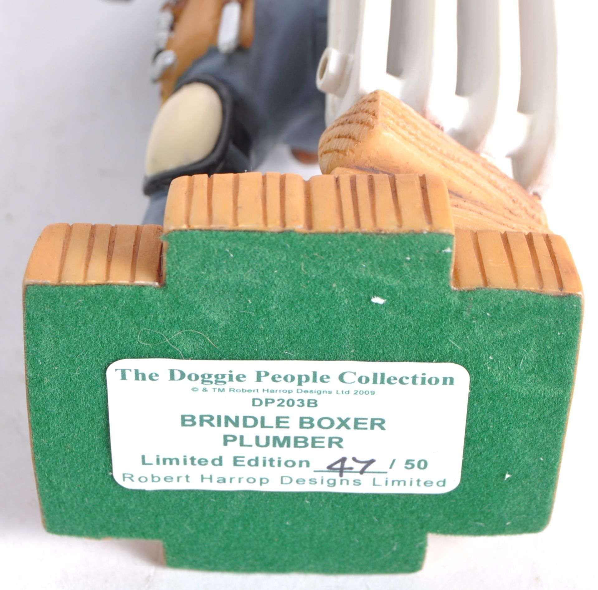 DOGGIE PEOPLE - ROBERT HARROP - BOXED LIMITED EDITION FIGURE - Image 4 of 5