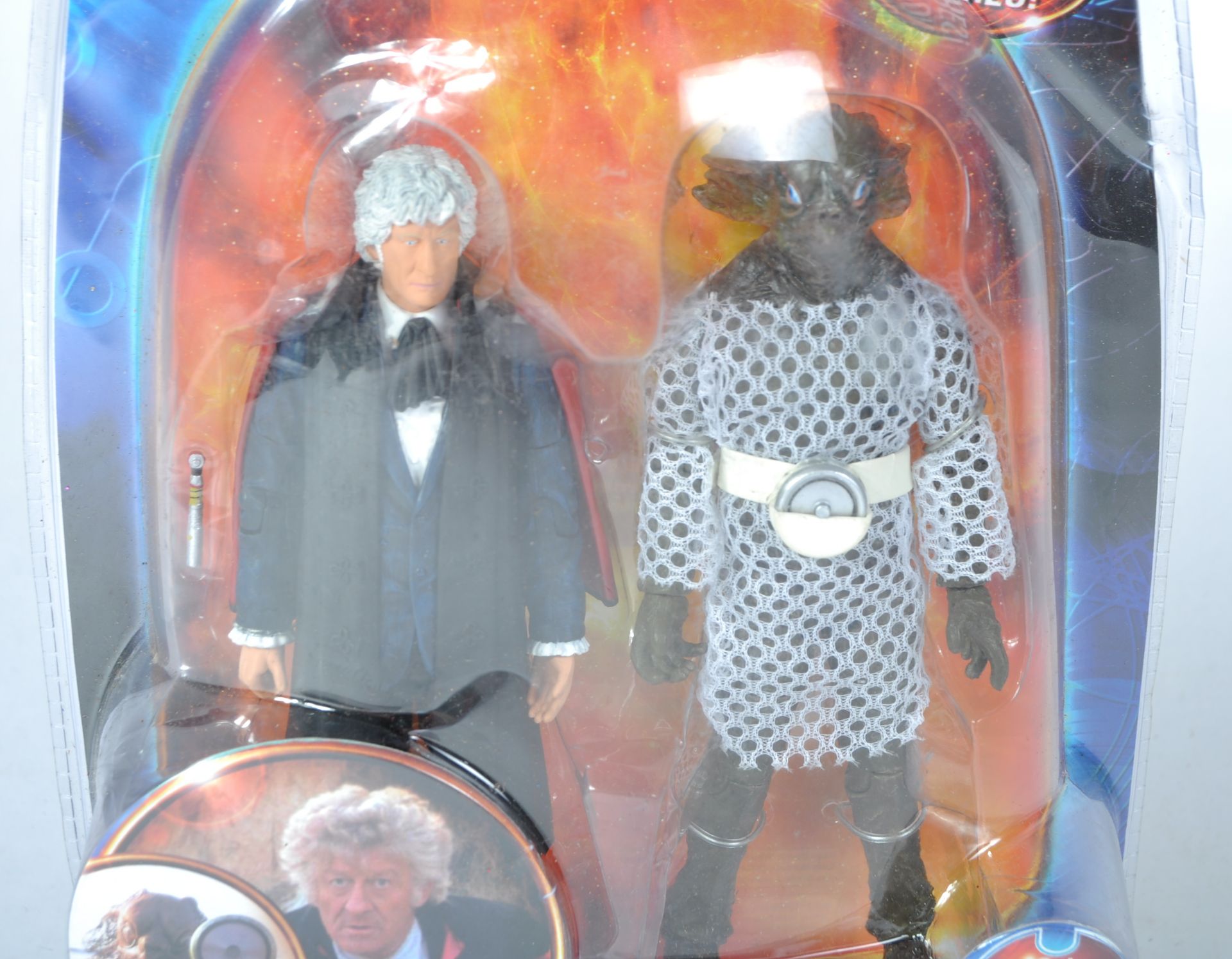 DOCTOR WHO - CHARACTER OPTIONS - THIRD DOCTOR FIGURE - Image 2 of 3