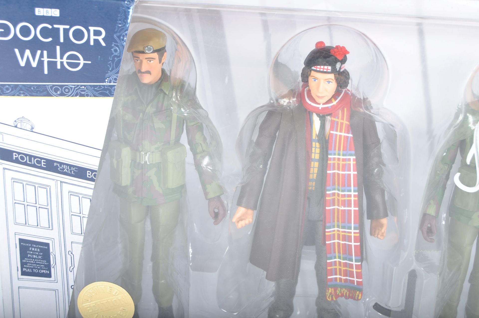 DOCTOR WHO - TERROR OF THE ZYGONS AUTOGRAPHED ACTION FIGURE SET - Image 3 of 4