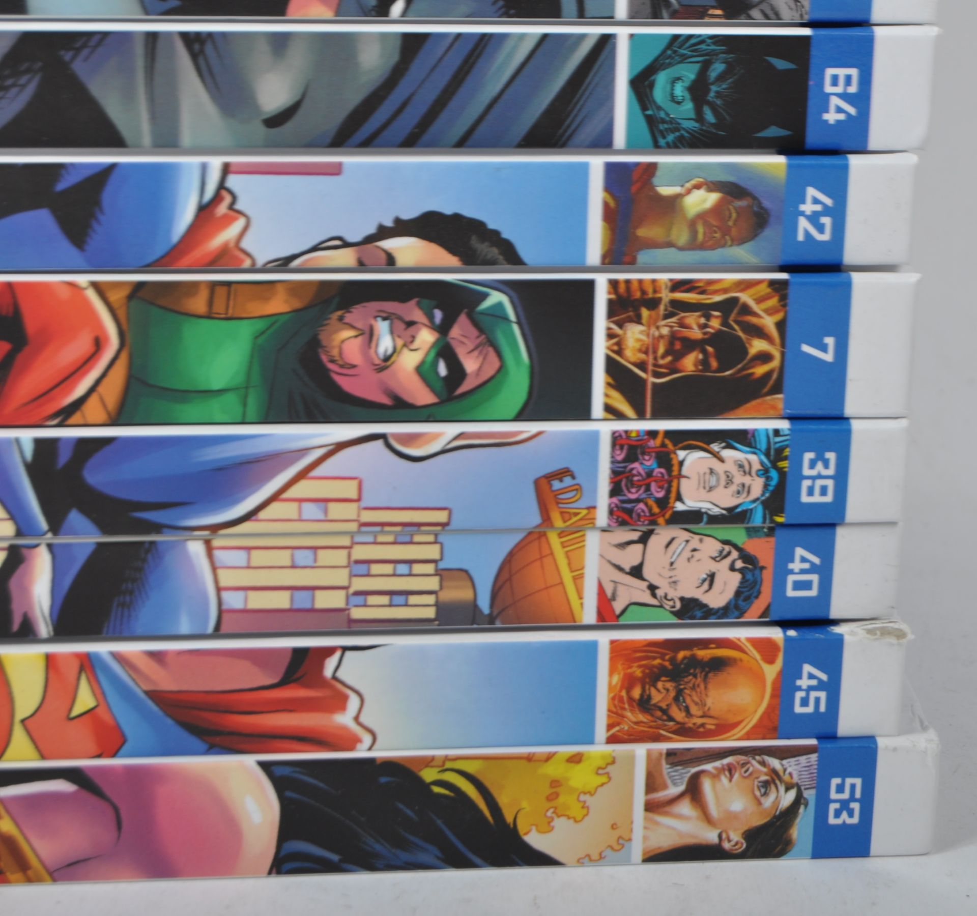 LARGE COLLECTION OF DC HEROES & VILLAINS COLLECTABLE BOOKS - Image 5 of 6