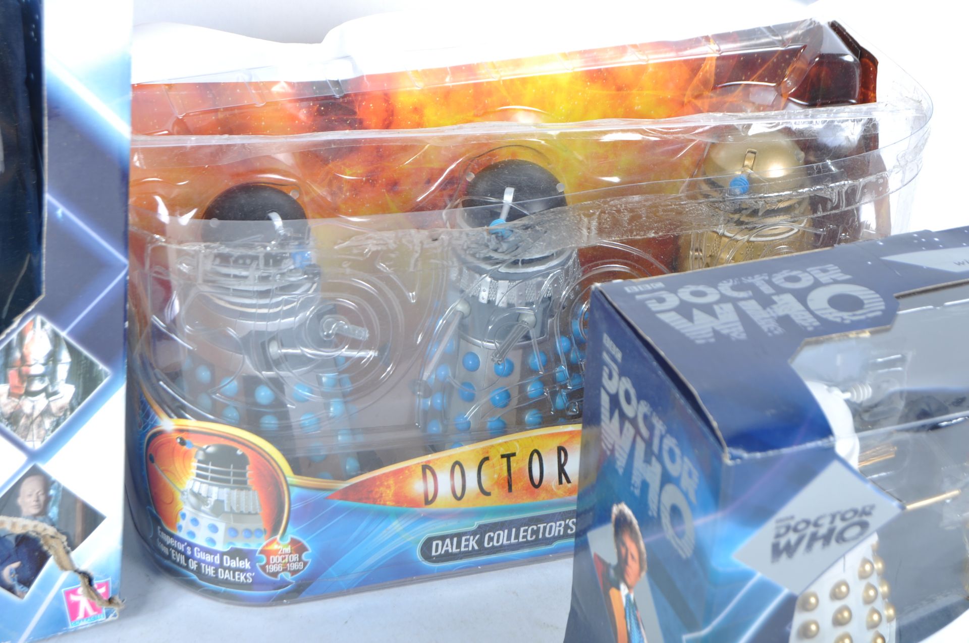 DOCTOR WHO - ' CLASSIC WHO ' - COLLECTION OF BOXED ACTION FIGURES - Image 6 of 6