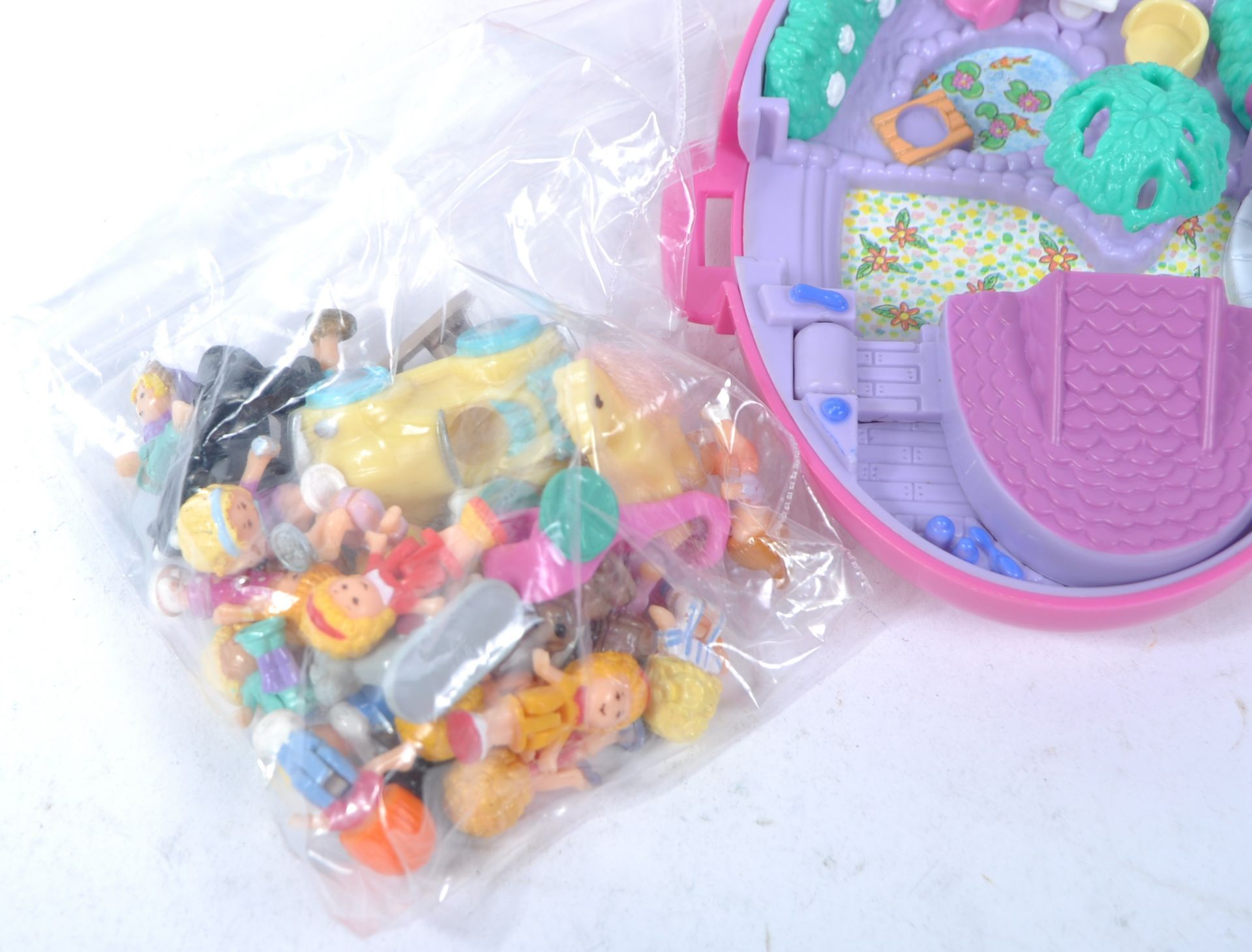 COLLLCTION OF VINTAGE BLUEBIRD POLLY POCKET PLAYSETS - Image 6 of 7