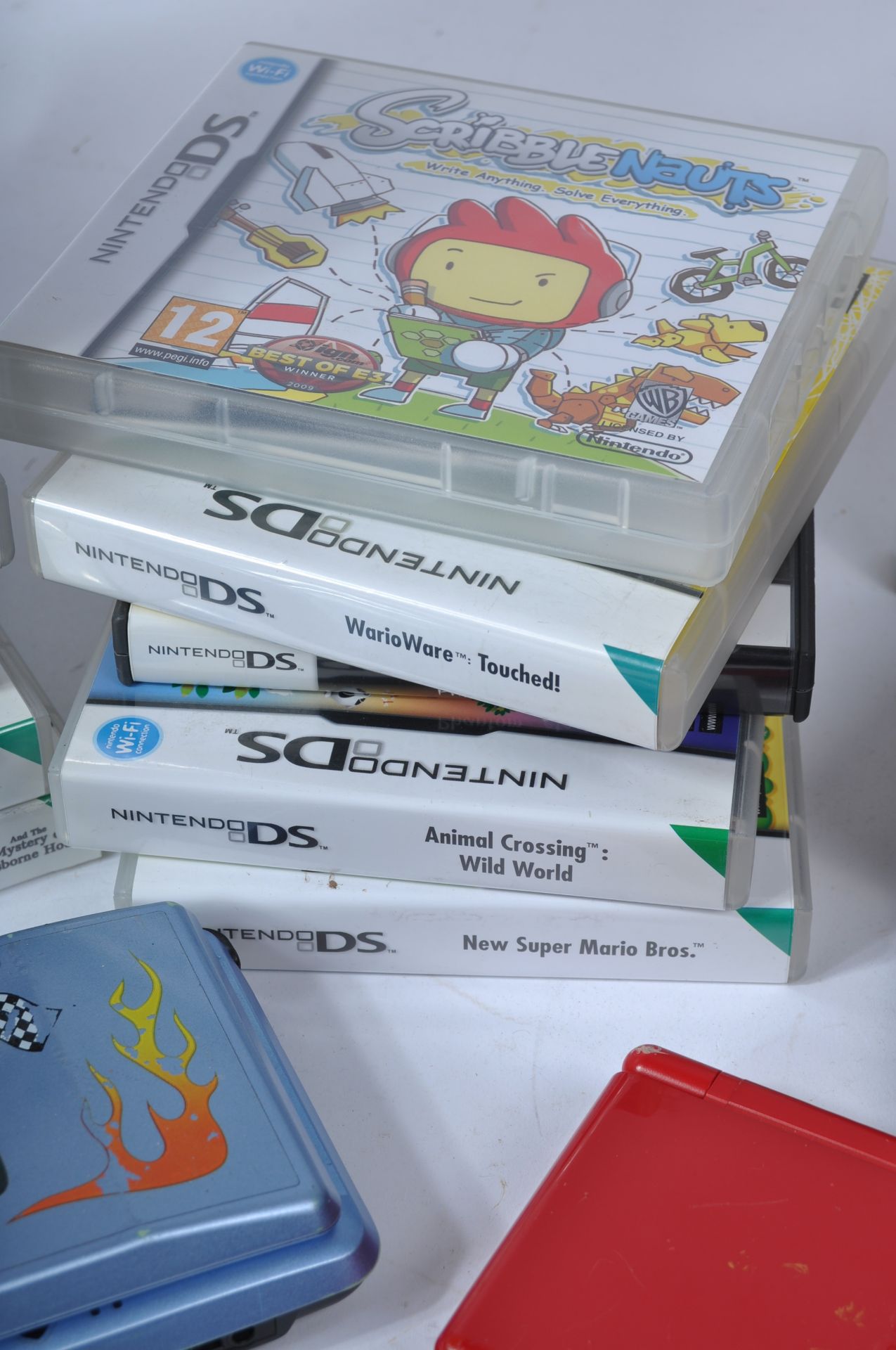 RETRO GAMING - NINTENDO DS - A COLLECTION OF HANDHELD CONSOLES, GAMES & ACCESSORIES - Image 3 of 6