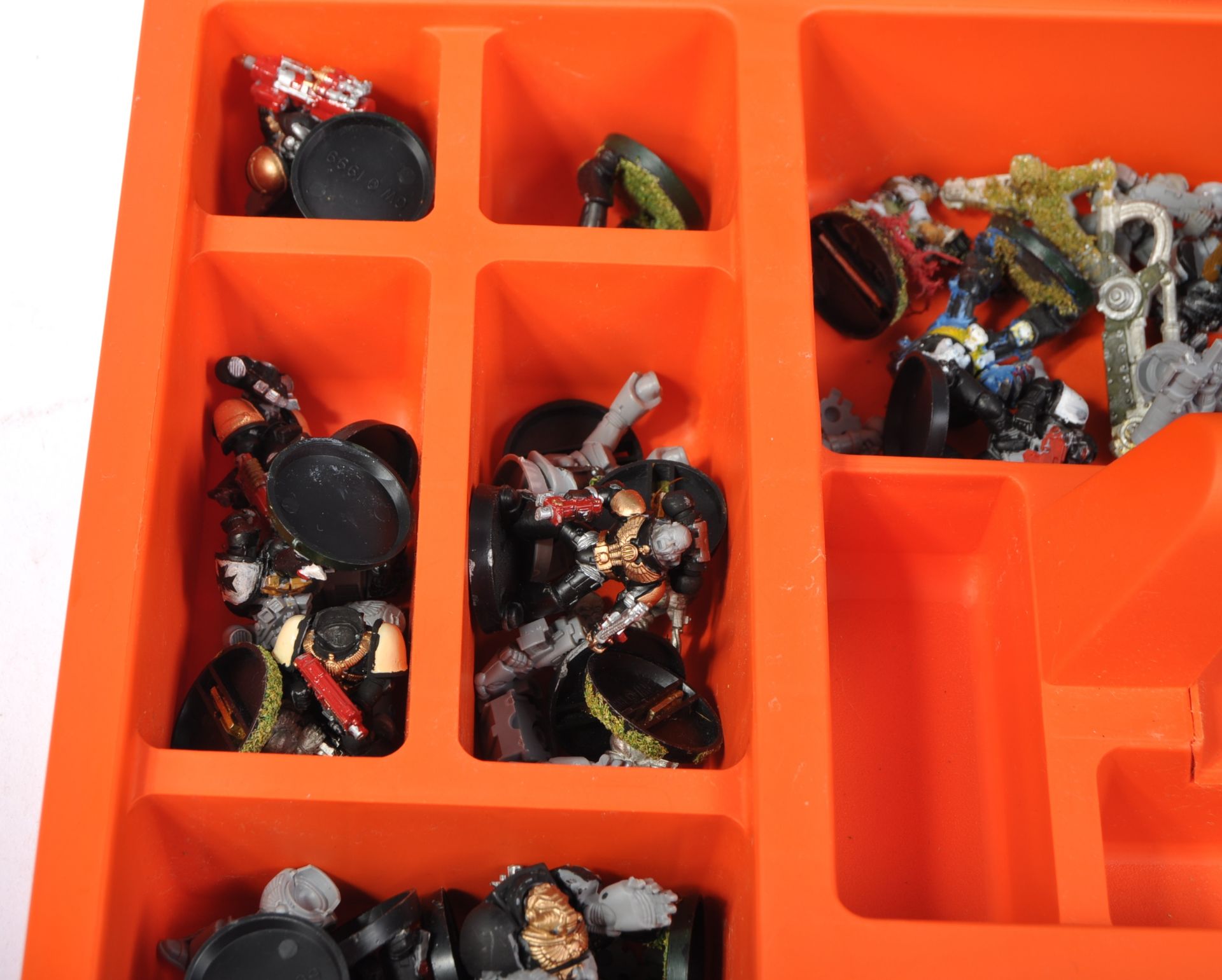 LARGE COLLECTION OF GAMES WORKSHOP WARHAMMER FIGURES - Image 7 of 10